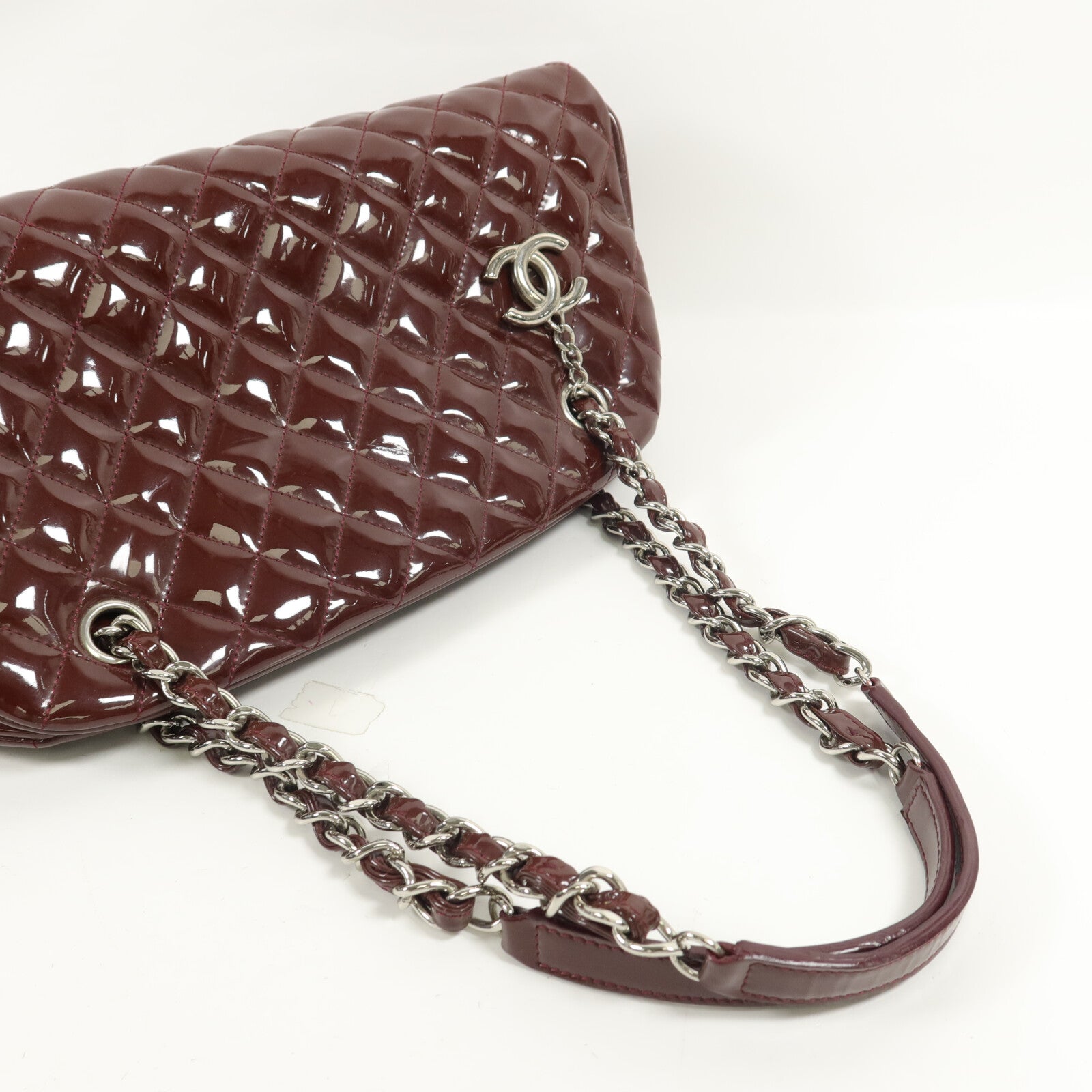 CHANEL 漆皮皮革Mademoiselle Bowling Bag鏈帶肩背袋