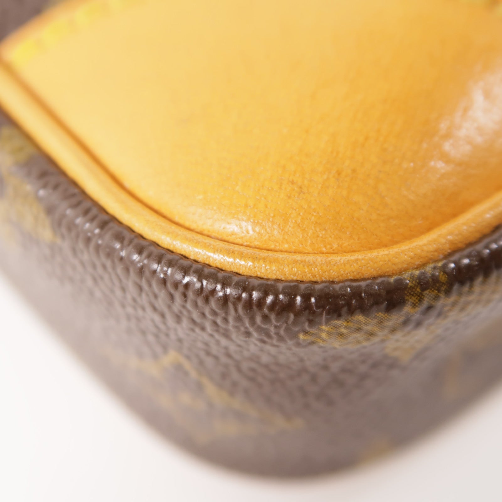 LOUIS VUITTON Monogram Danube金扣肩背袋