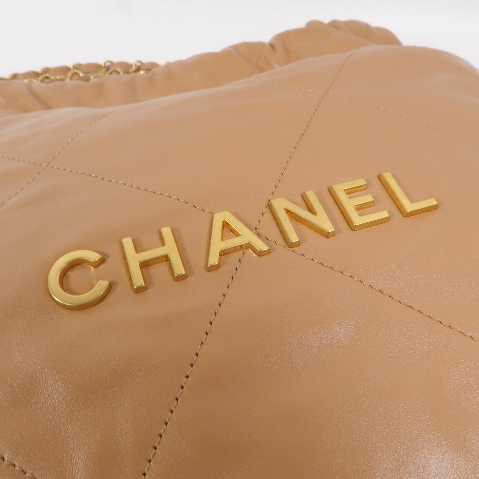 CHANEL 牛皮皮革Chanel 22 Medium鏈帶肩背袋