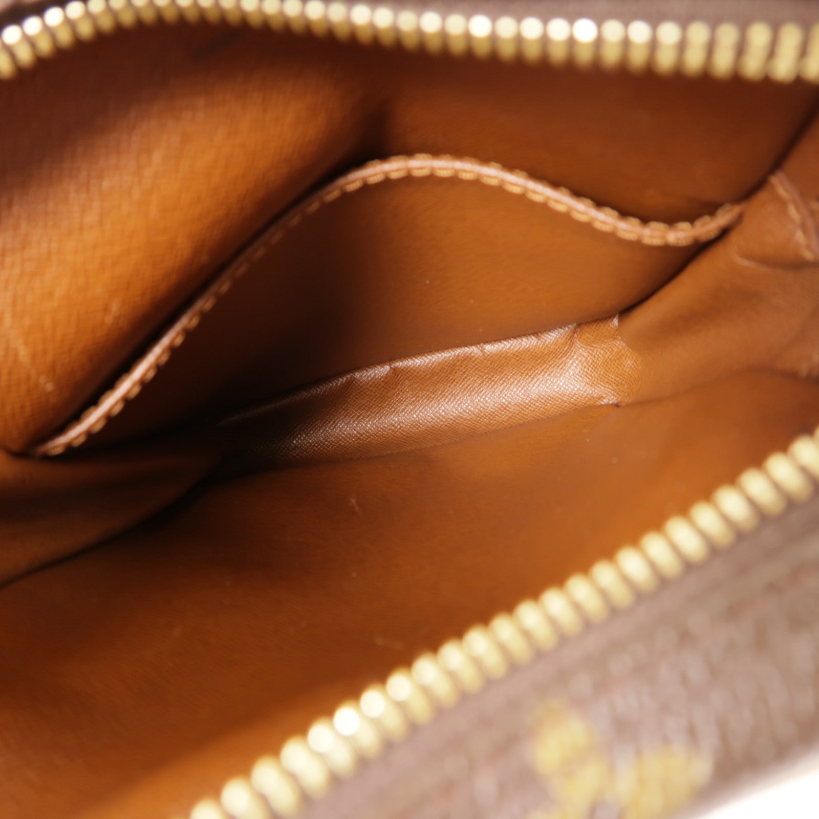 LOUIS VUITTON Monogram Danube金扣肩背袋