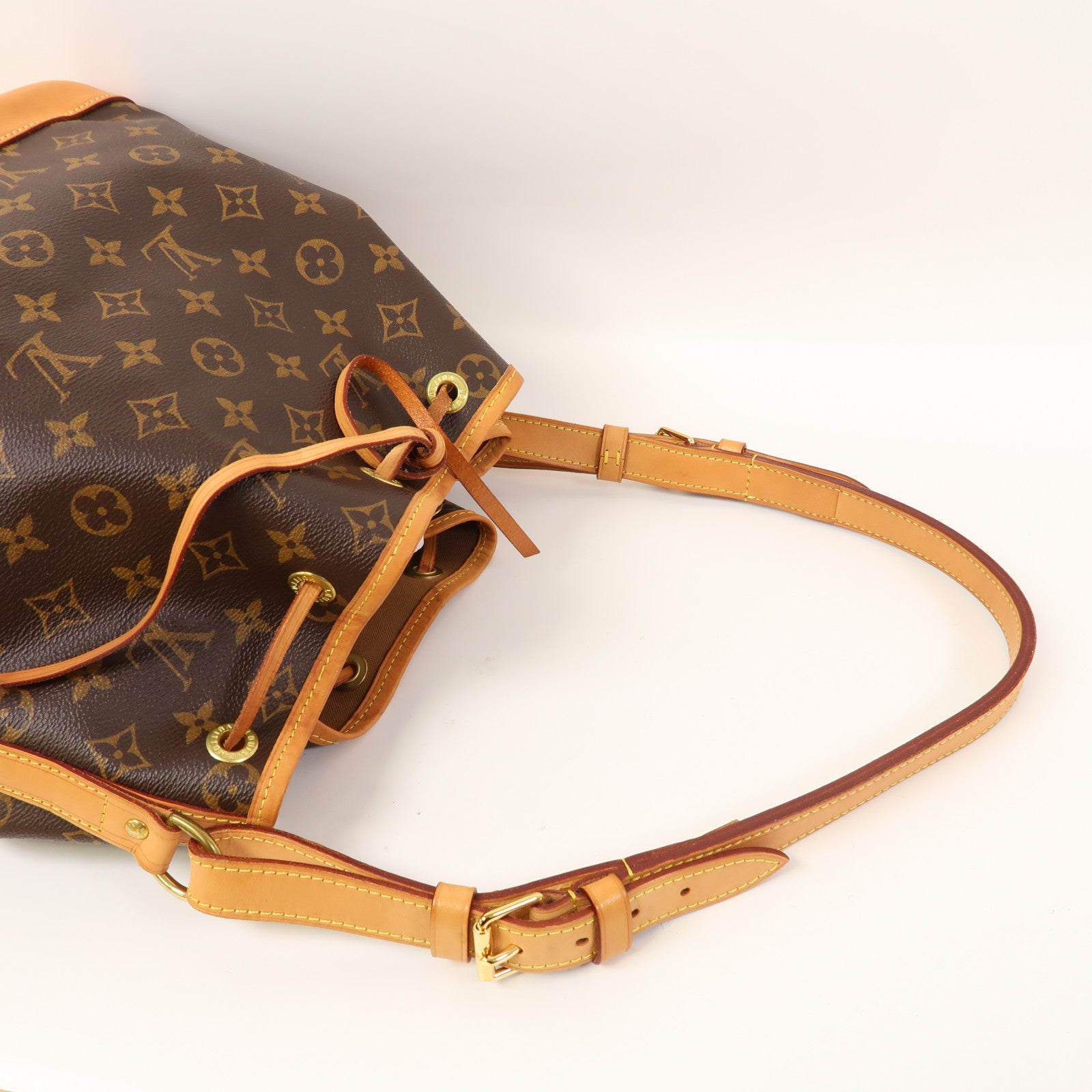 LOUIS VUITTON Monogram Noe金扣肩背袋啡色