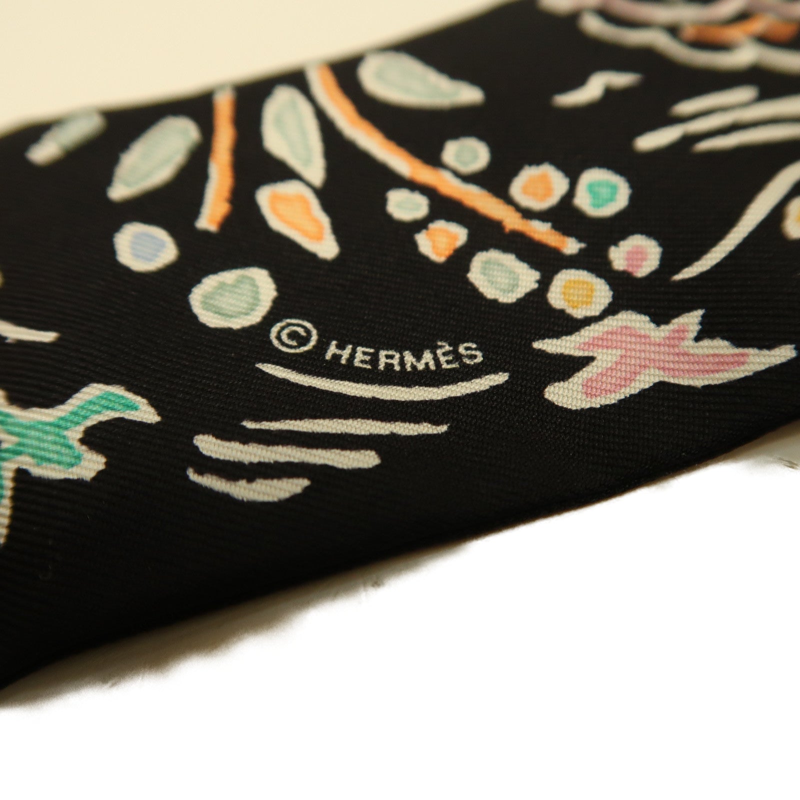 HERMES 絲質Twilly絲巾黑色