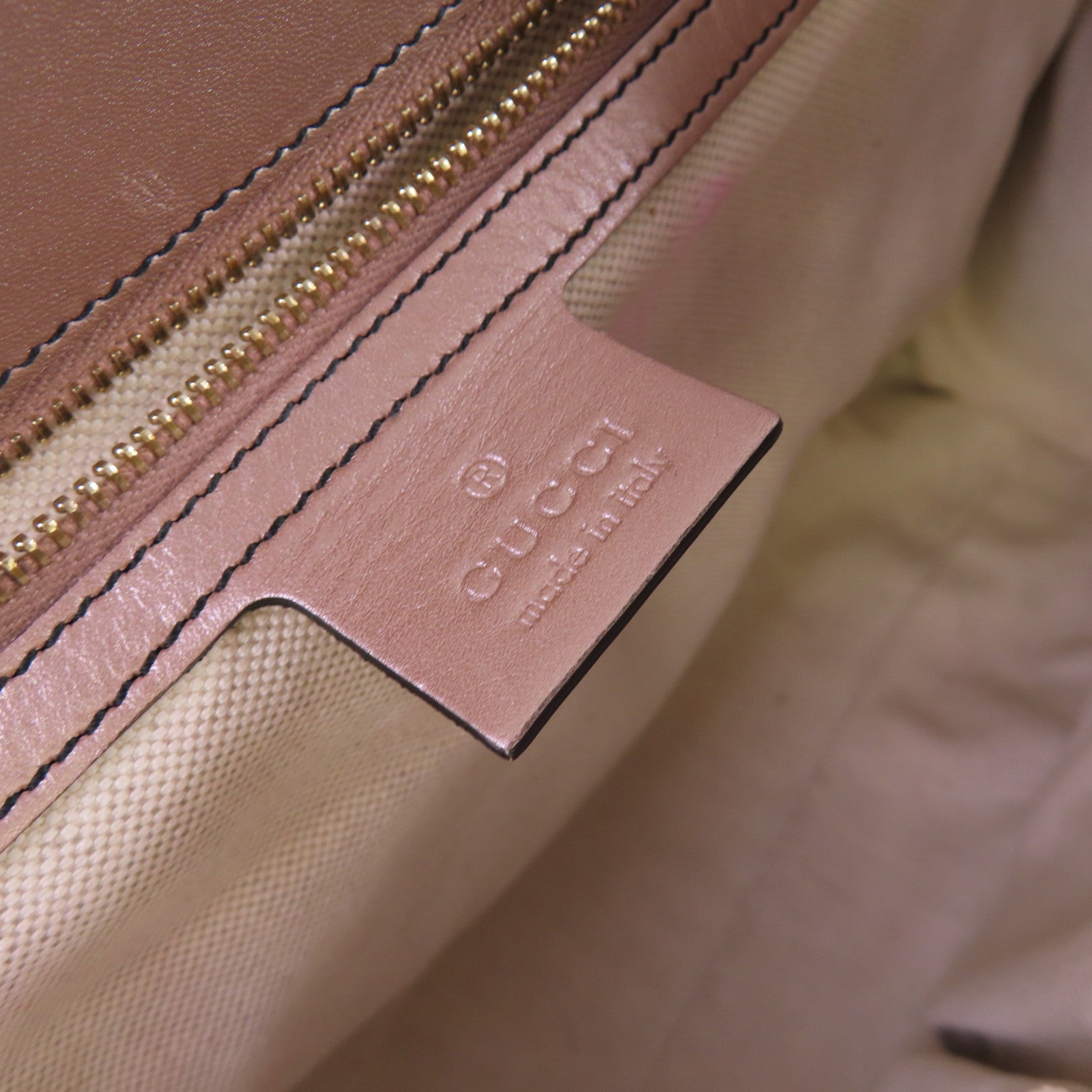 GUCCI 【激減優惠】漆皮皮革Guccissima Emily Chain Shoulder Bag金扣鏈帶肩背袋閃亮粉紅色