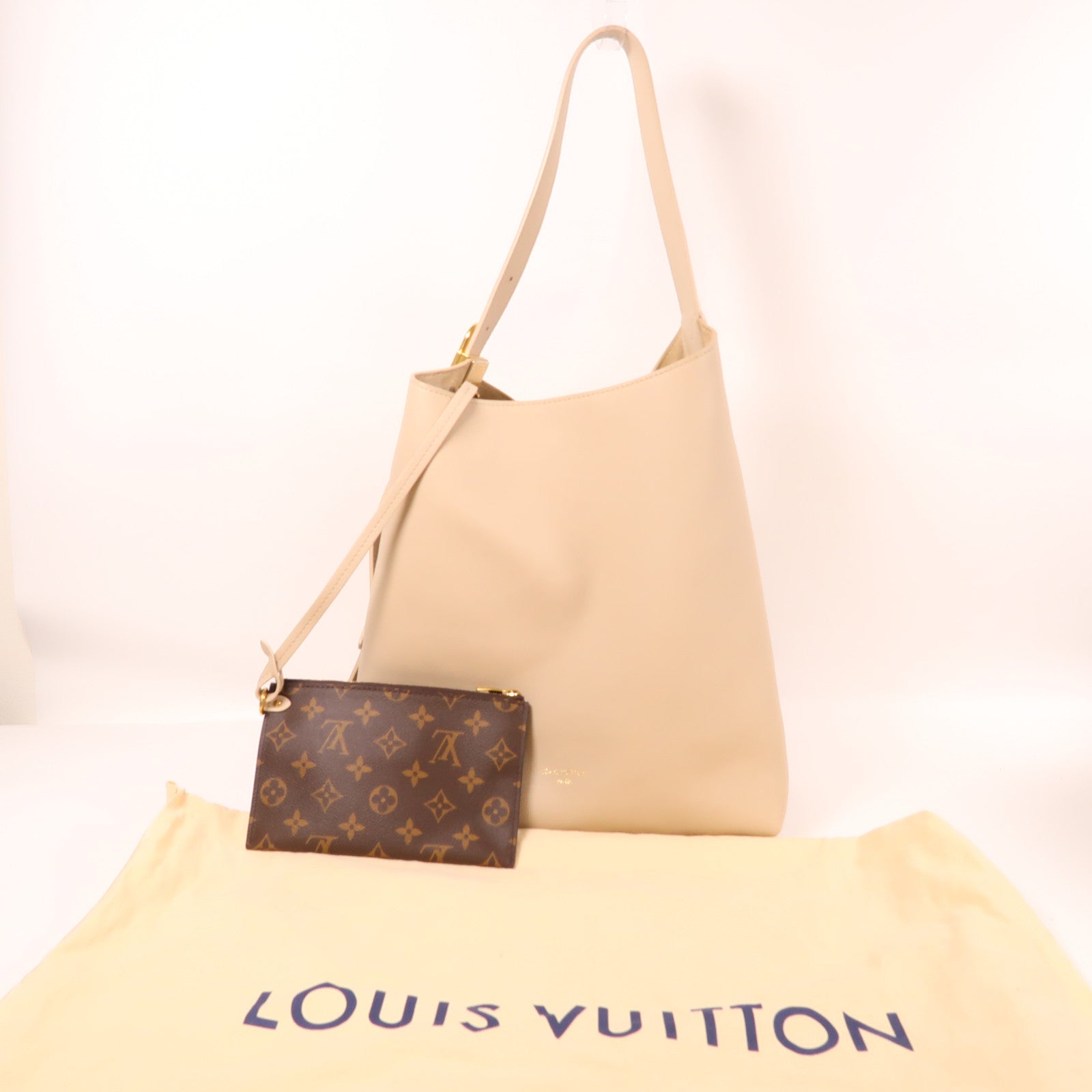 LOUIS VUITTON 牛皮皮革Low Key Hobo MM金扣肩背袋
