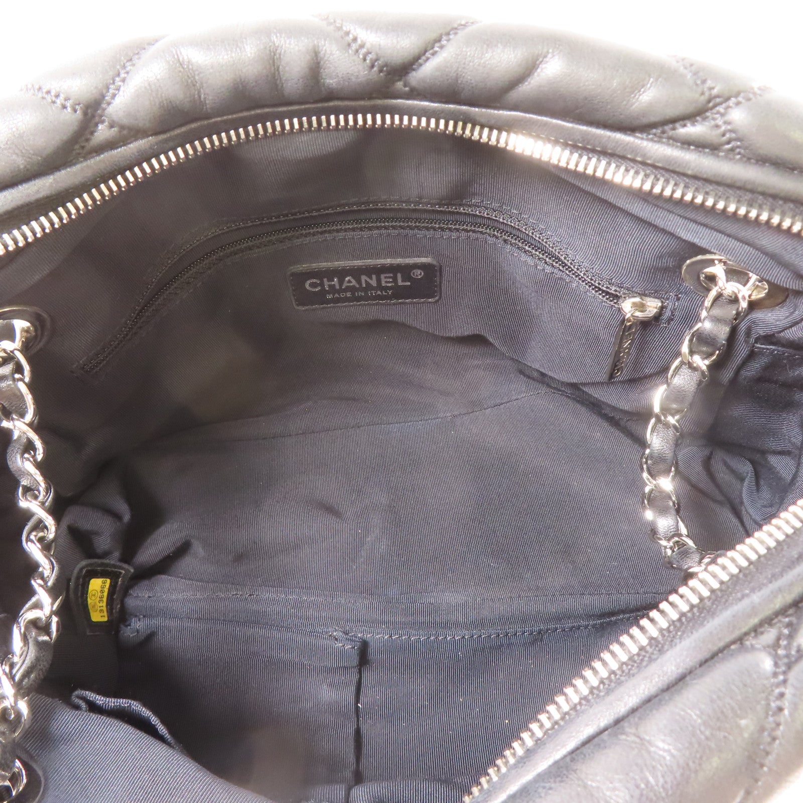 CHANEL 菱格羊皮皮革Chain Shoulder銀扣肩背袋黑色