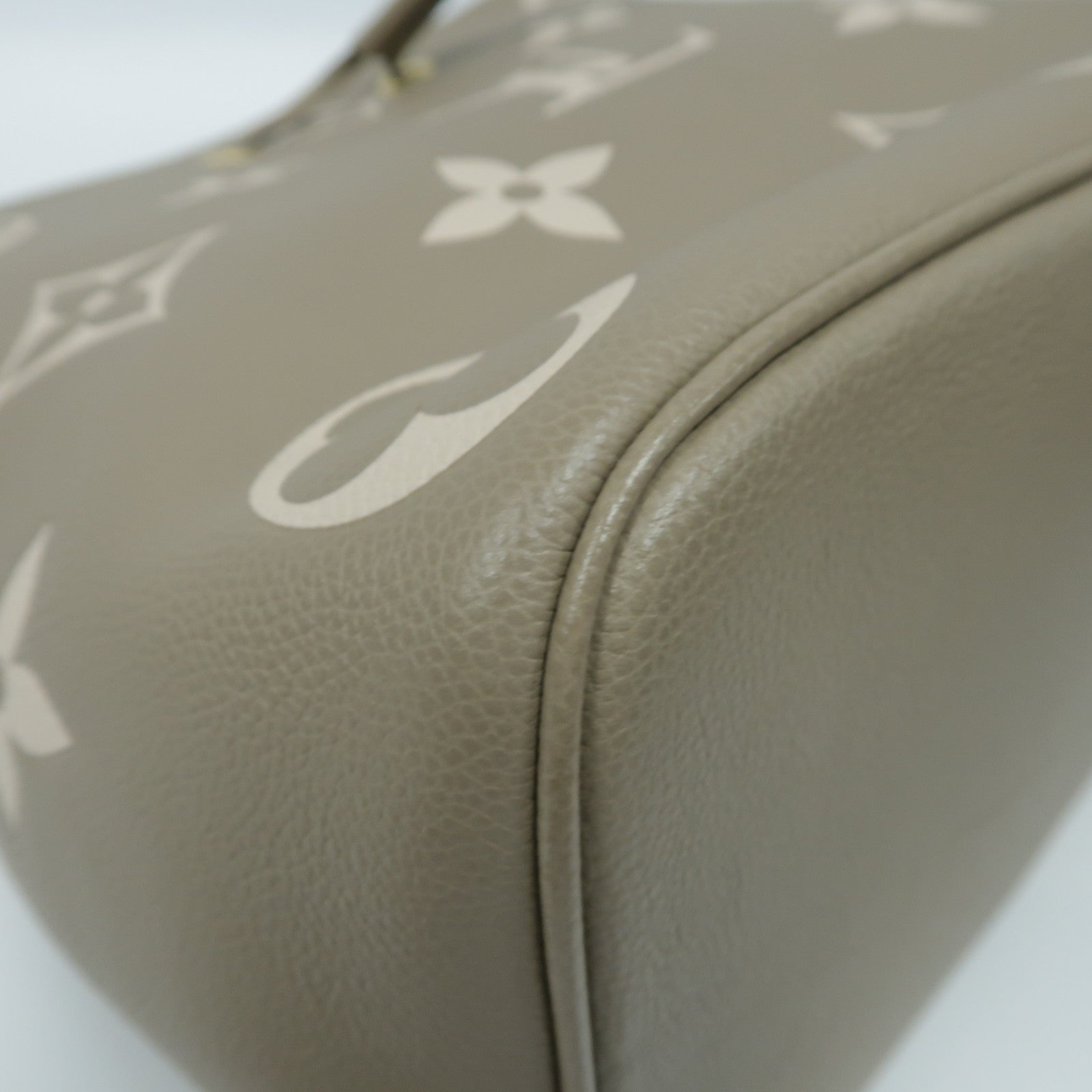 LOUIS VUITTON Monogram Empreinte NeoNoe MM金扣手挽肩背兩用袋米色