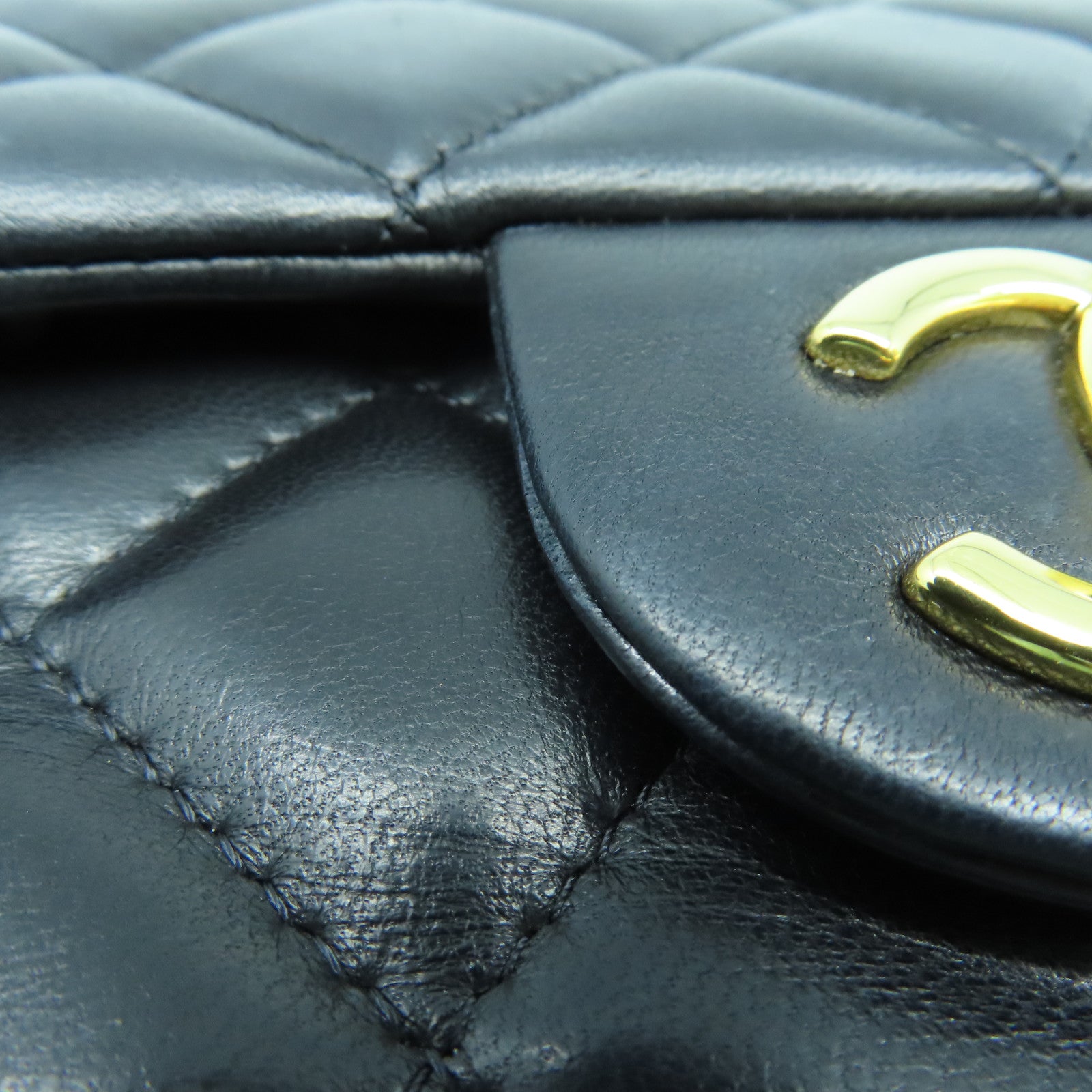 CHANEL rhombic sheepskin leather Chain Shoulder Bag gold buckle chain shoulder bag black