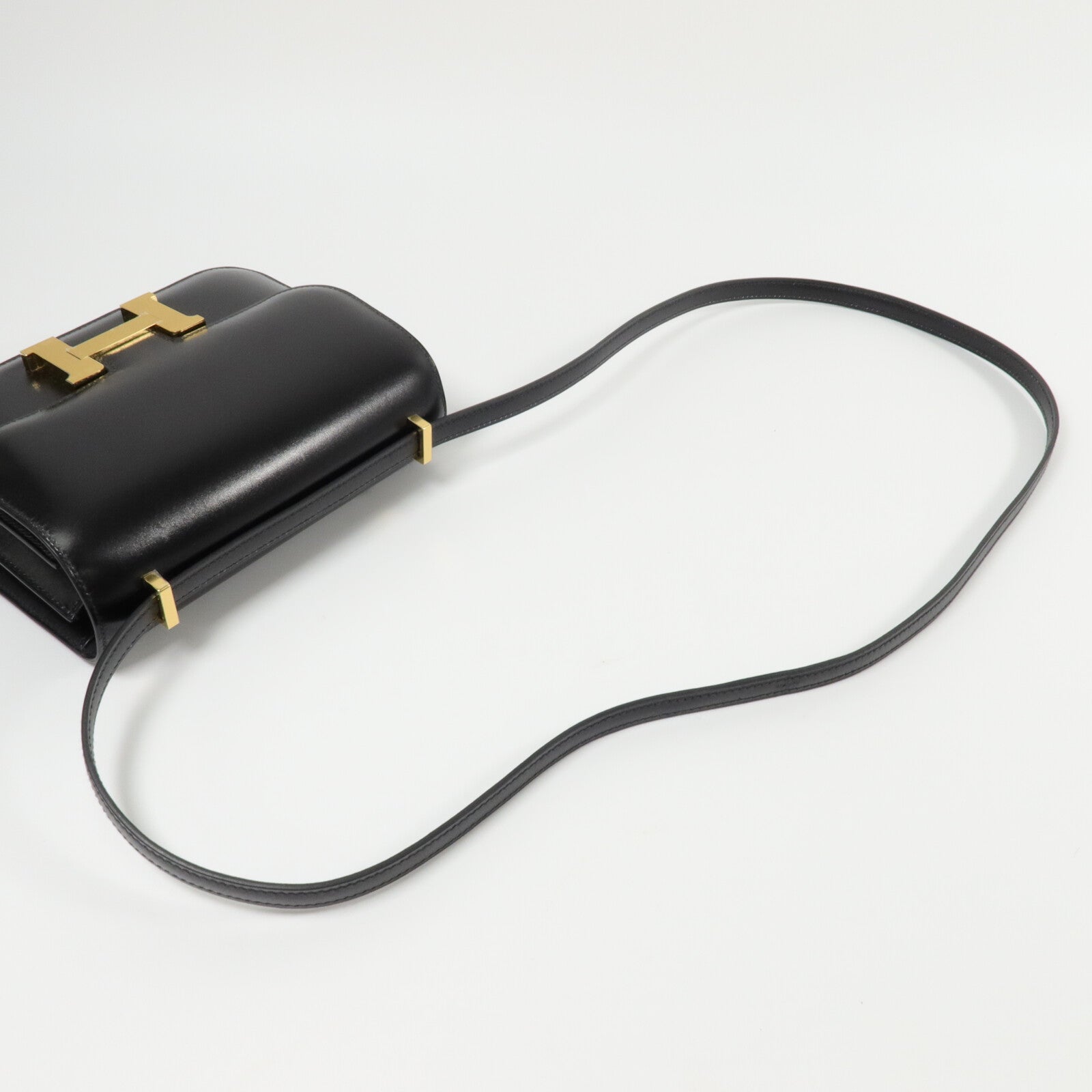 HERMES Box皮革Constance Mini肩背袋Noir