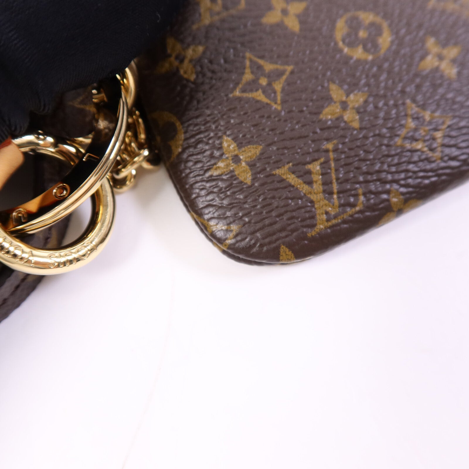 LOUIS VUITTON Monogram Phone Holder金扣手拿包