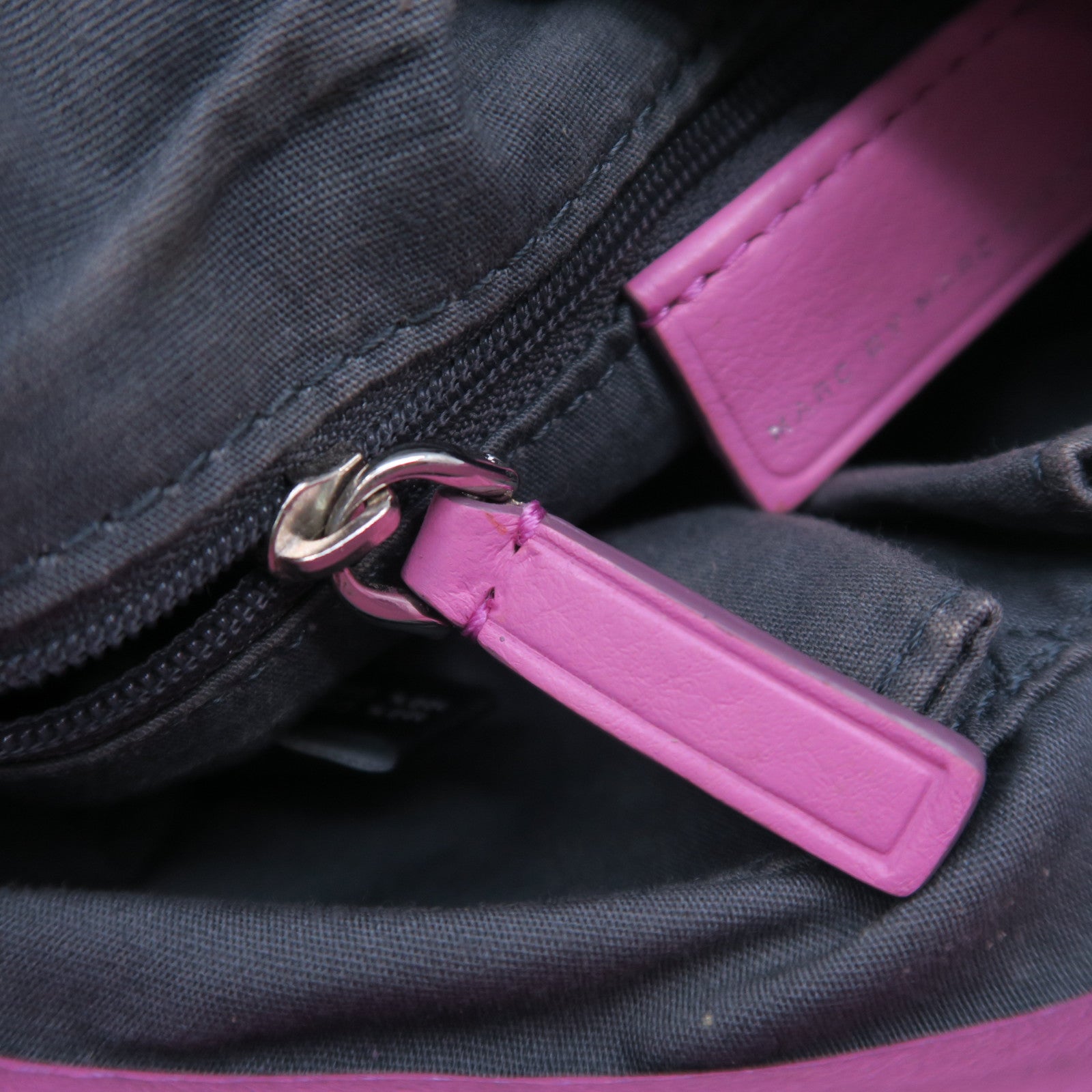 MARC BY MARC JACOBS 牛皮皮革Shoulder Bag銀扣肩背袋粉紅色