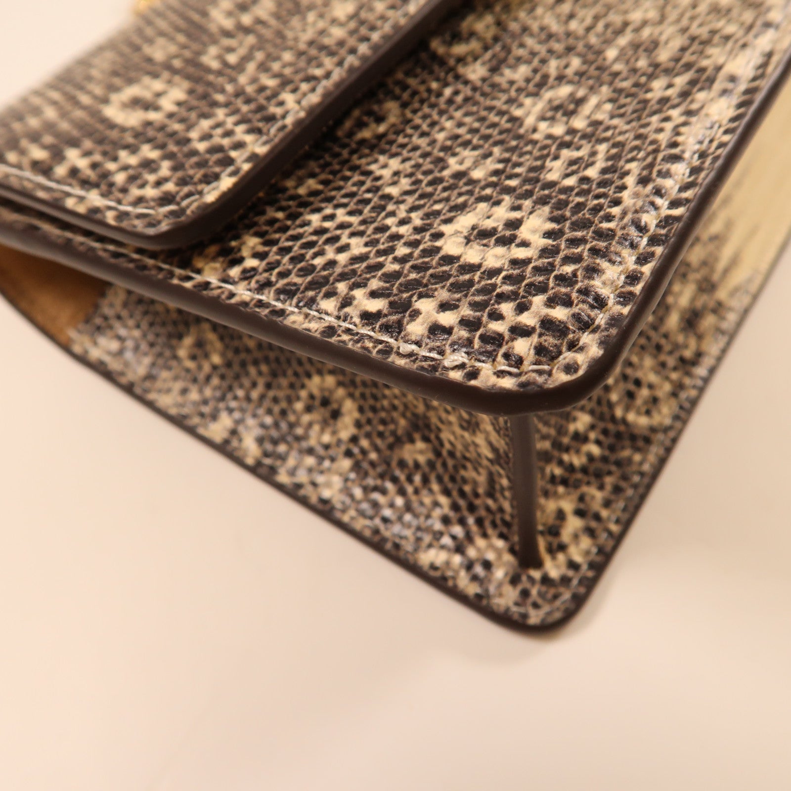 COACH 牛皮皮革Shoulder Bag金扣鏈帶肩背袋米色