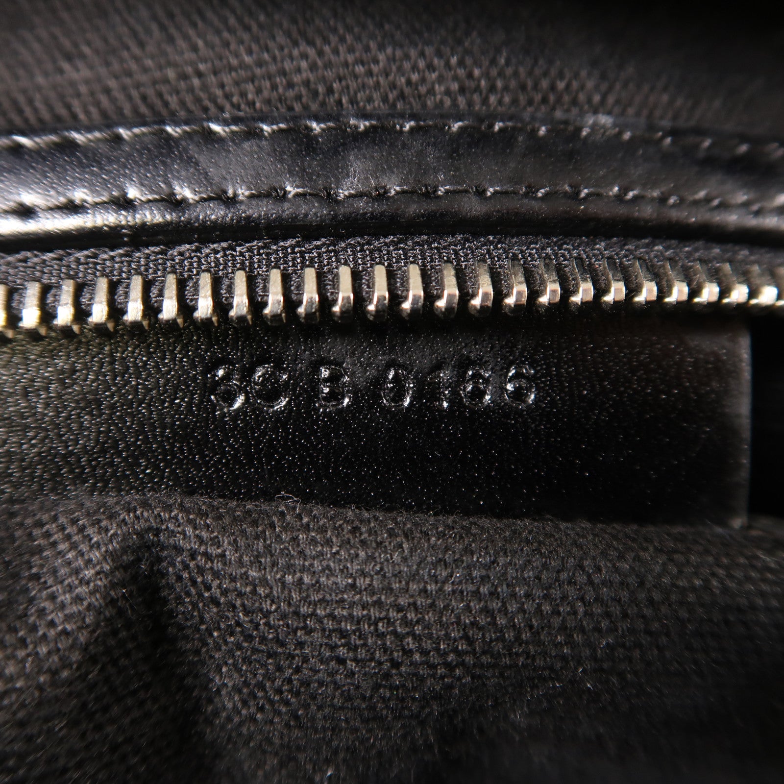 GIVENCHY 牛皮皮革Antigona銀扣手挽肩背兩用袋