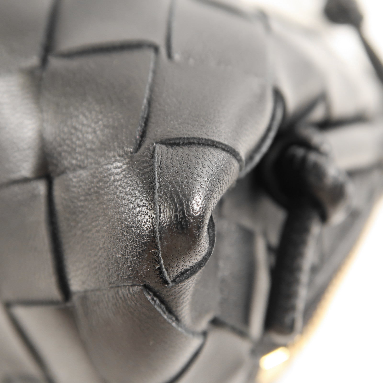 BOTTEGA VENETA 羊皮皮革Concert Pouch金扣肩背袋