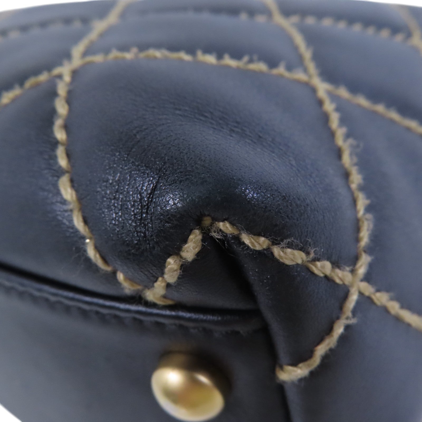 CHANEL 牛皮皮革Shoulder Bag金扣肩背袋