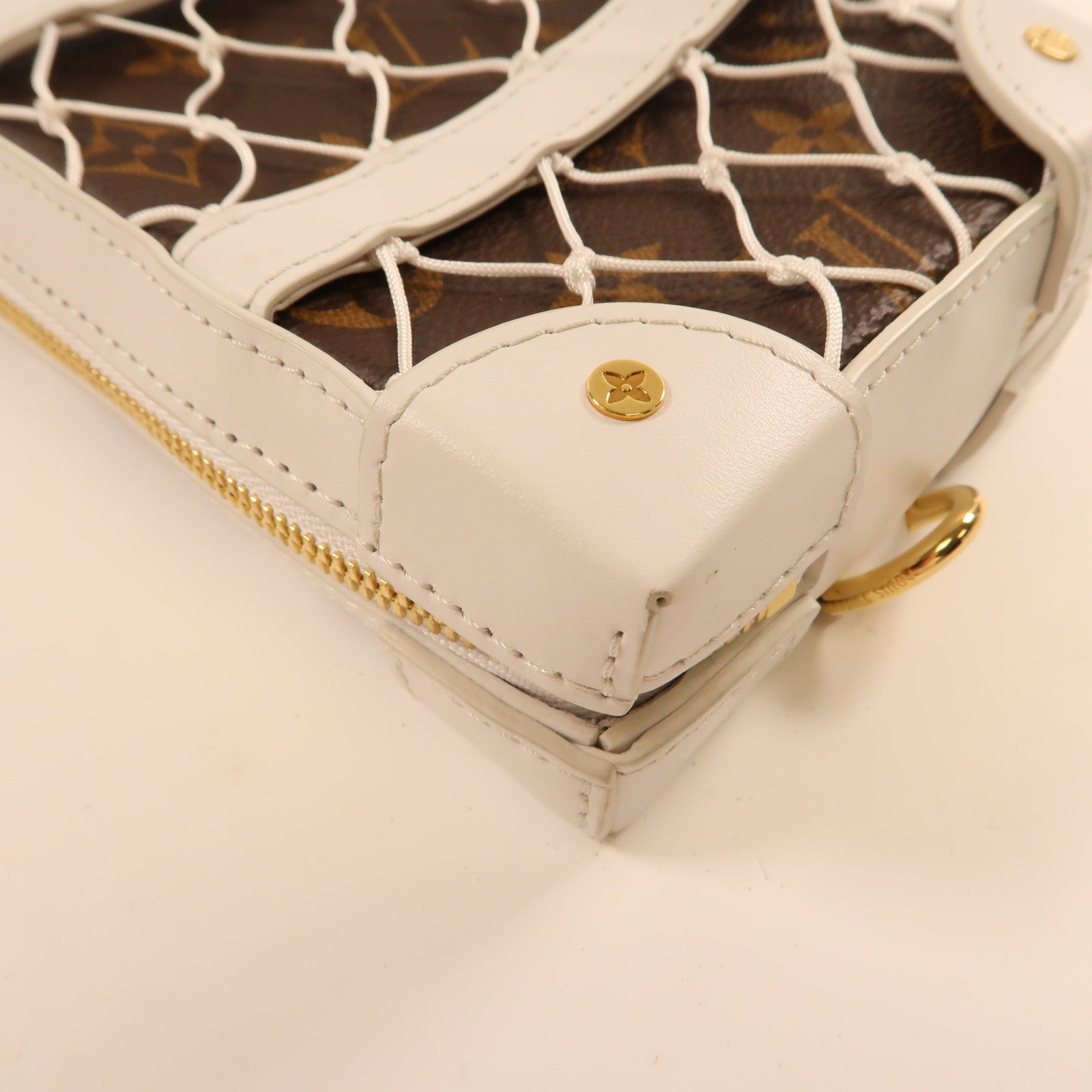 LOUIS VUITTON Monogram/皮革LV X NBA Soft Trunk金扣肩背袋啡色/白色