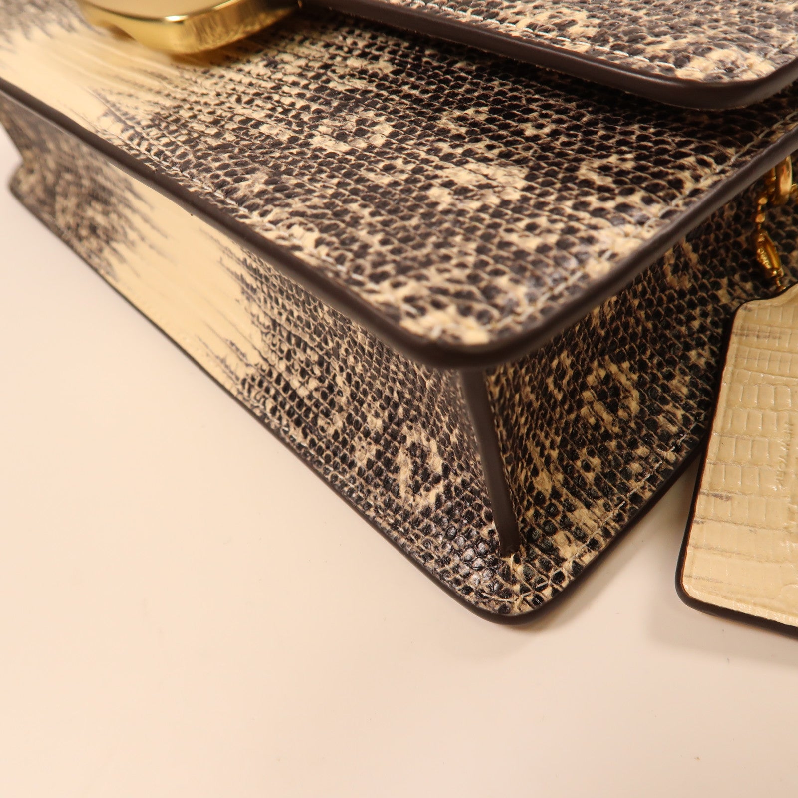 COACH 牛皮皮革Shoulder Bag金扣鏈帶肩背袋米色