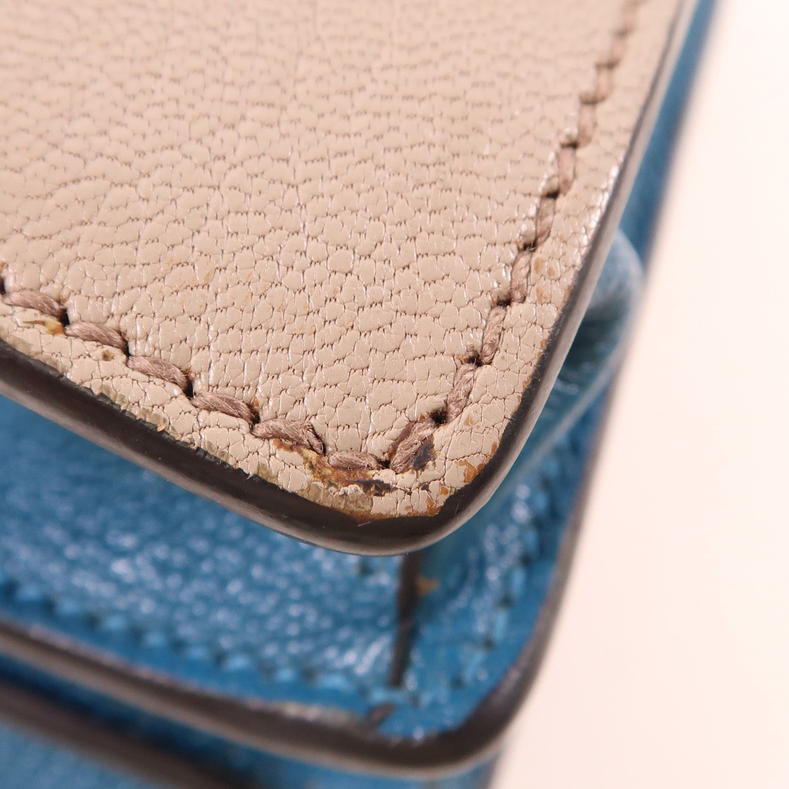 Miu Miu 牛皮皮革Handbag金扣手挽袋
