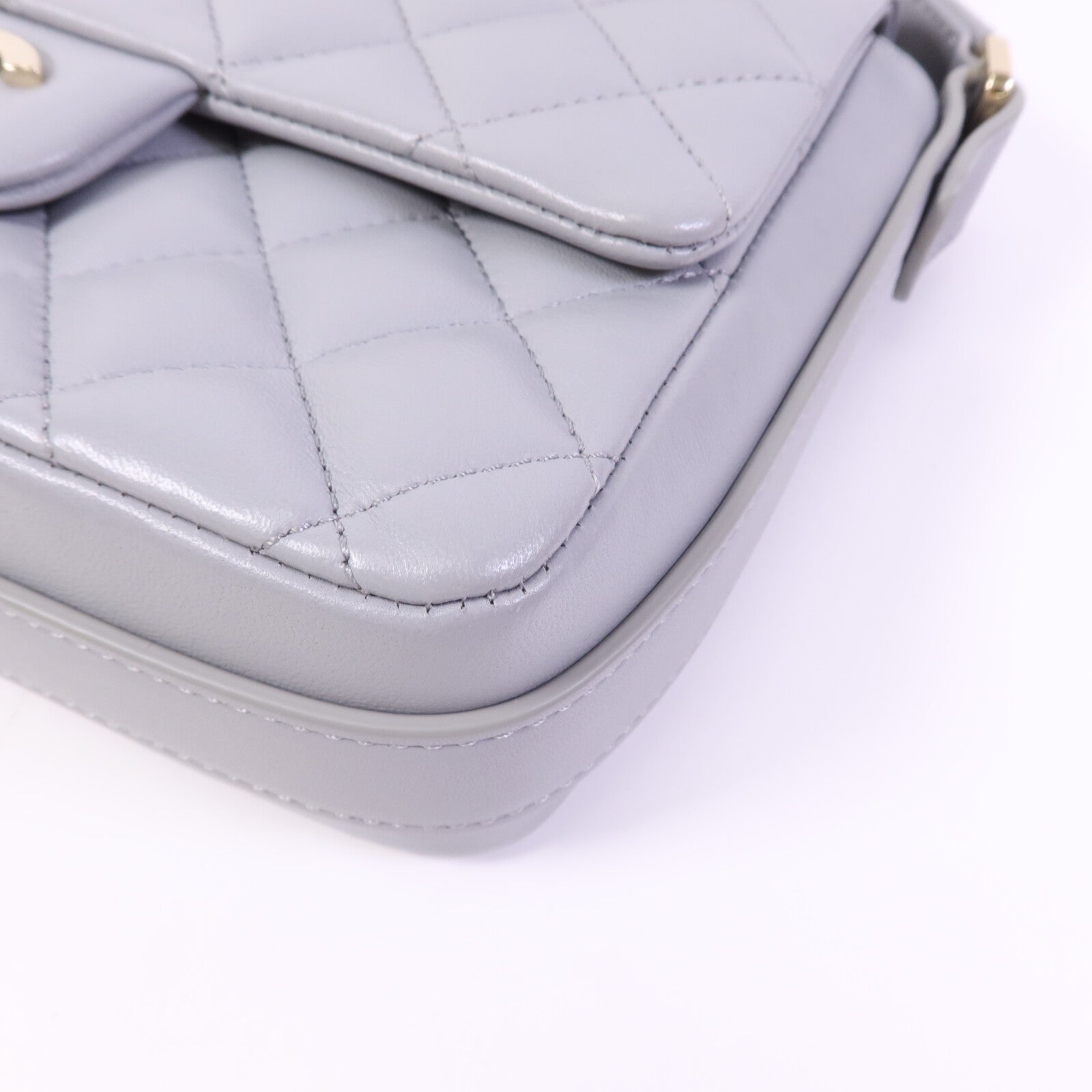 CHANEL 牛皮皮革Bolero De Chanel金扣肩背袋