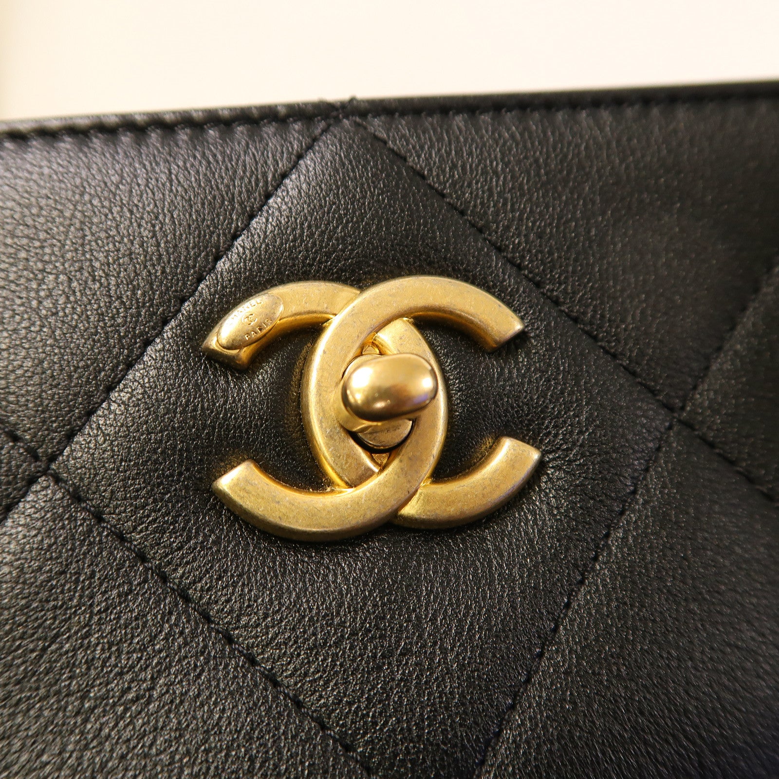 CHANEL 【激減優惠】菱格牛皮皮革Shoulder Tote金扣肩背手挽袋黑色