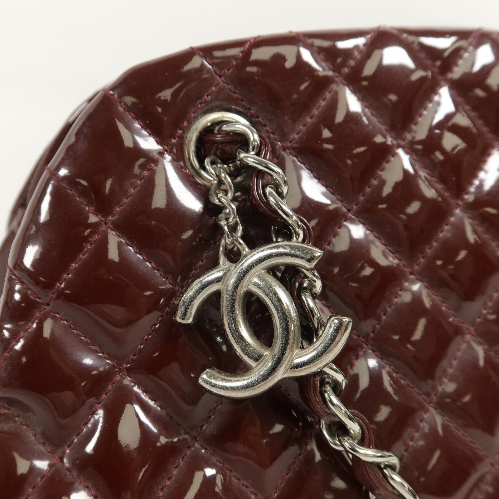 CHANEL 漆皮皮革Mademoiselle Bowling Bag鏈帶肩背袋