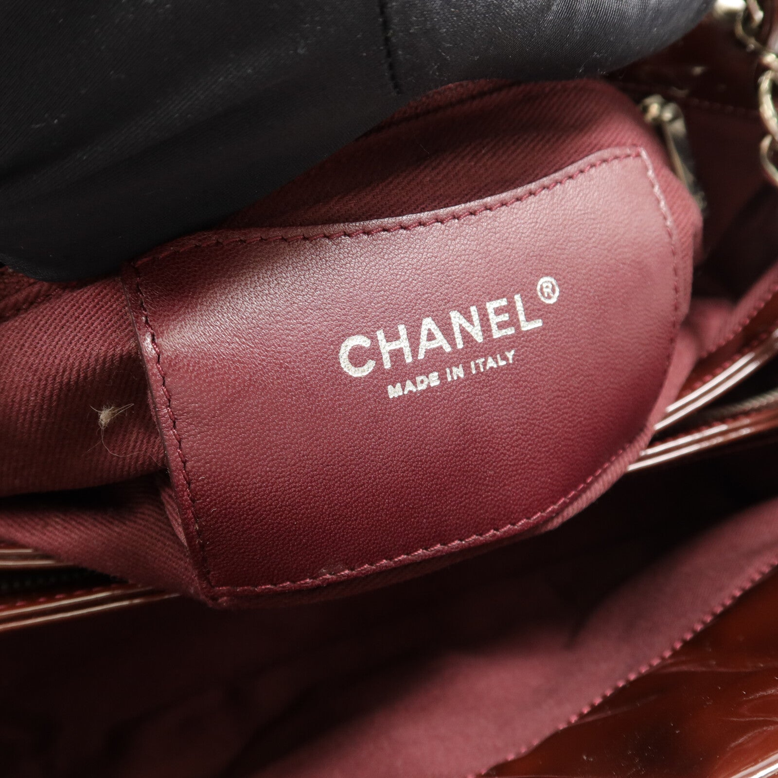 CHANEL 漆皮皮革Mademoiselle Bowling Bag鏈帶肩背袋