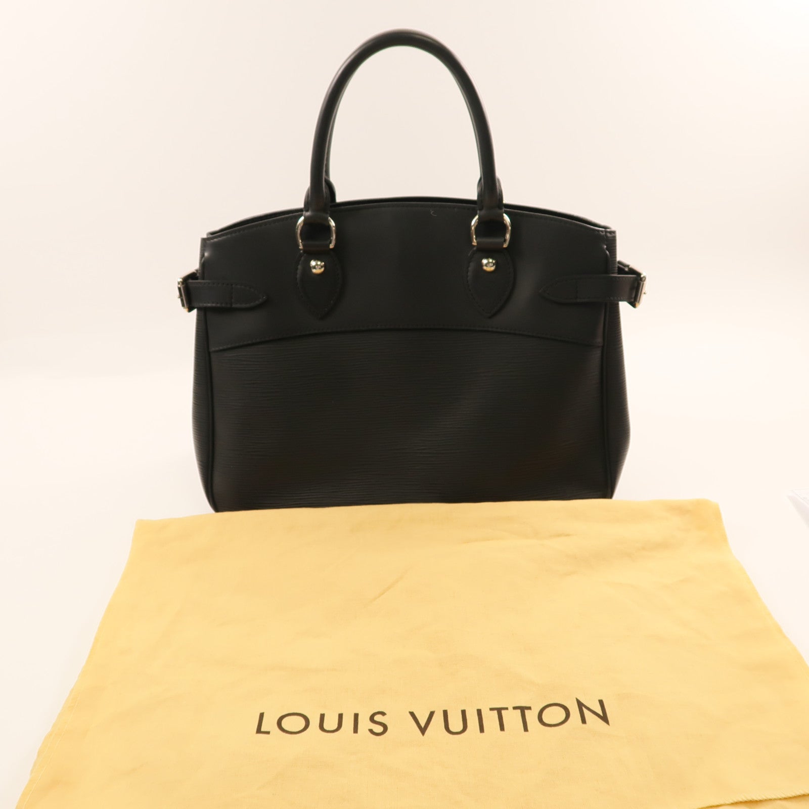 LOUIS VUITTON Epi Passy銀扣手挽袋黑色