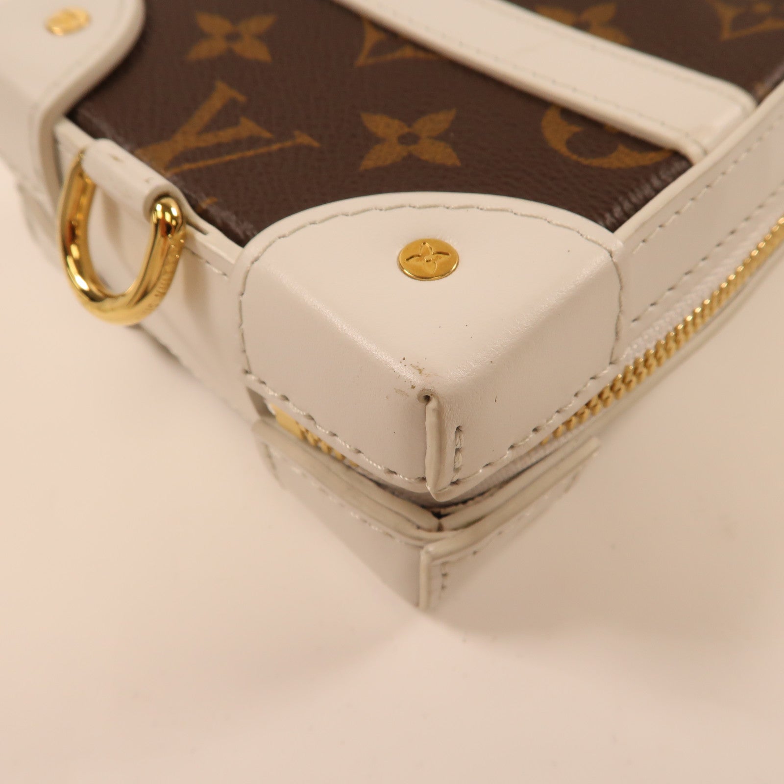 LOUIS VUITTON 【激減優惠】Monogram/皮革LV X NBA Soft Trunk金扣肩背袋啡色/白色