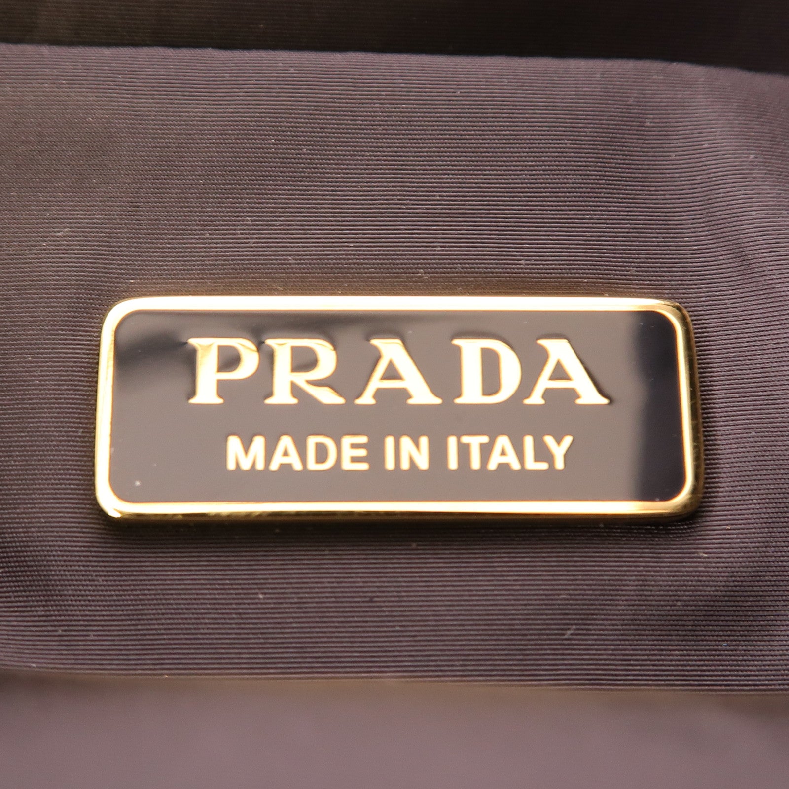 PRADA 尼龍Pouch金扣手拿包