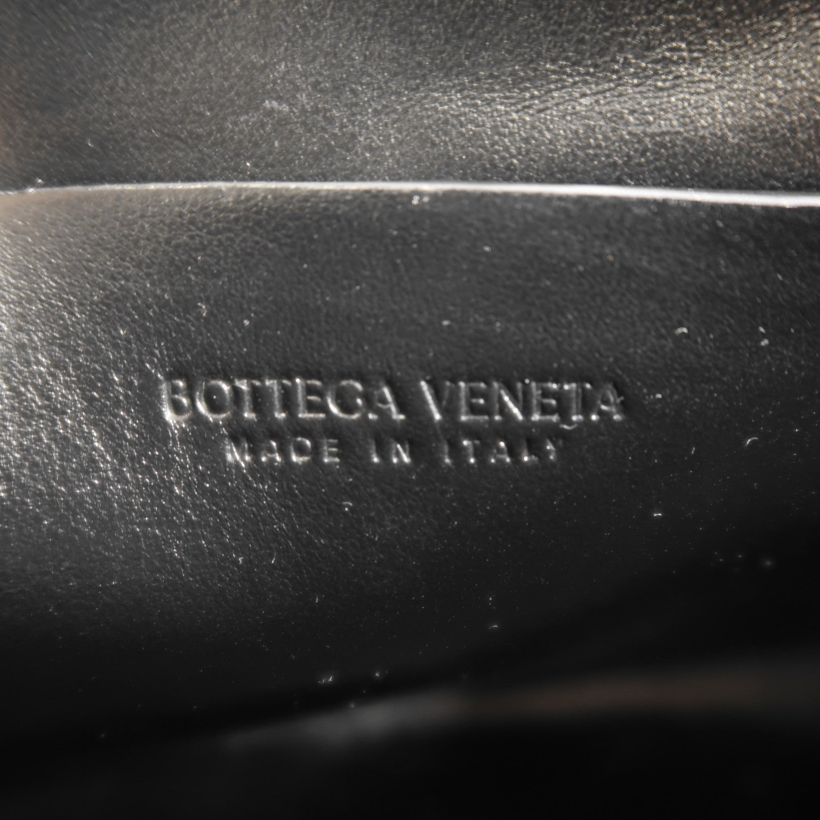BOTTEGA VENETA 羊皮皮革Concert Pouch金扣肩背袋
