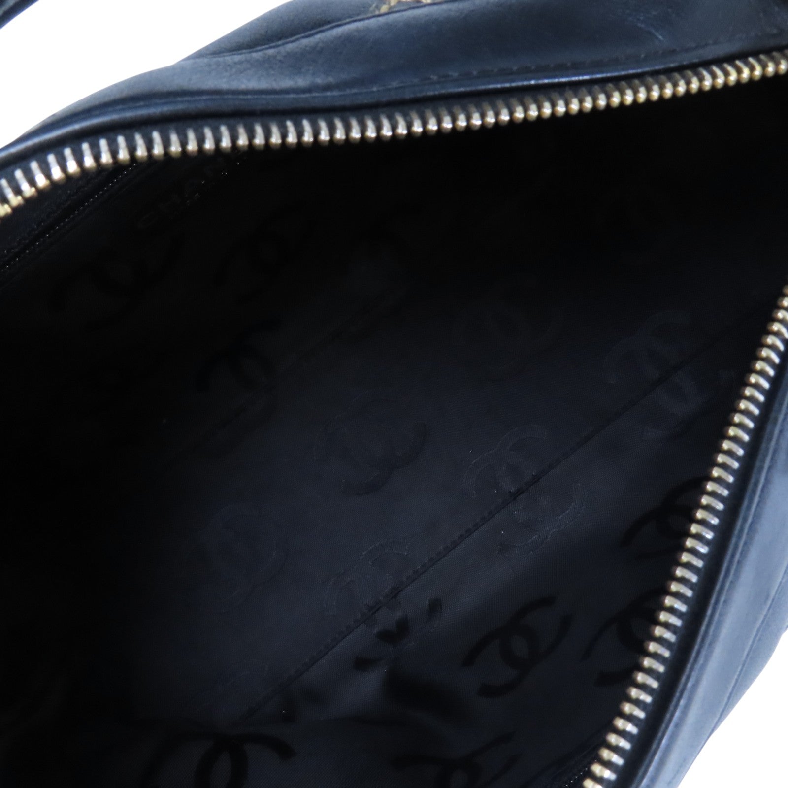 CHANEL 牛皮皮革Shoulder Bag金扣肩背袋