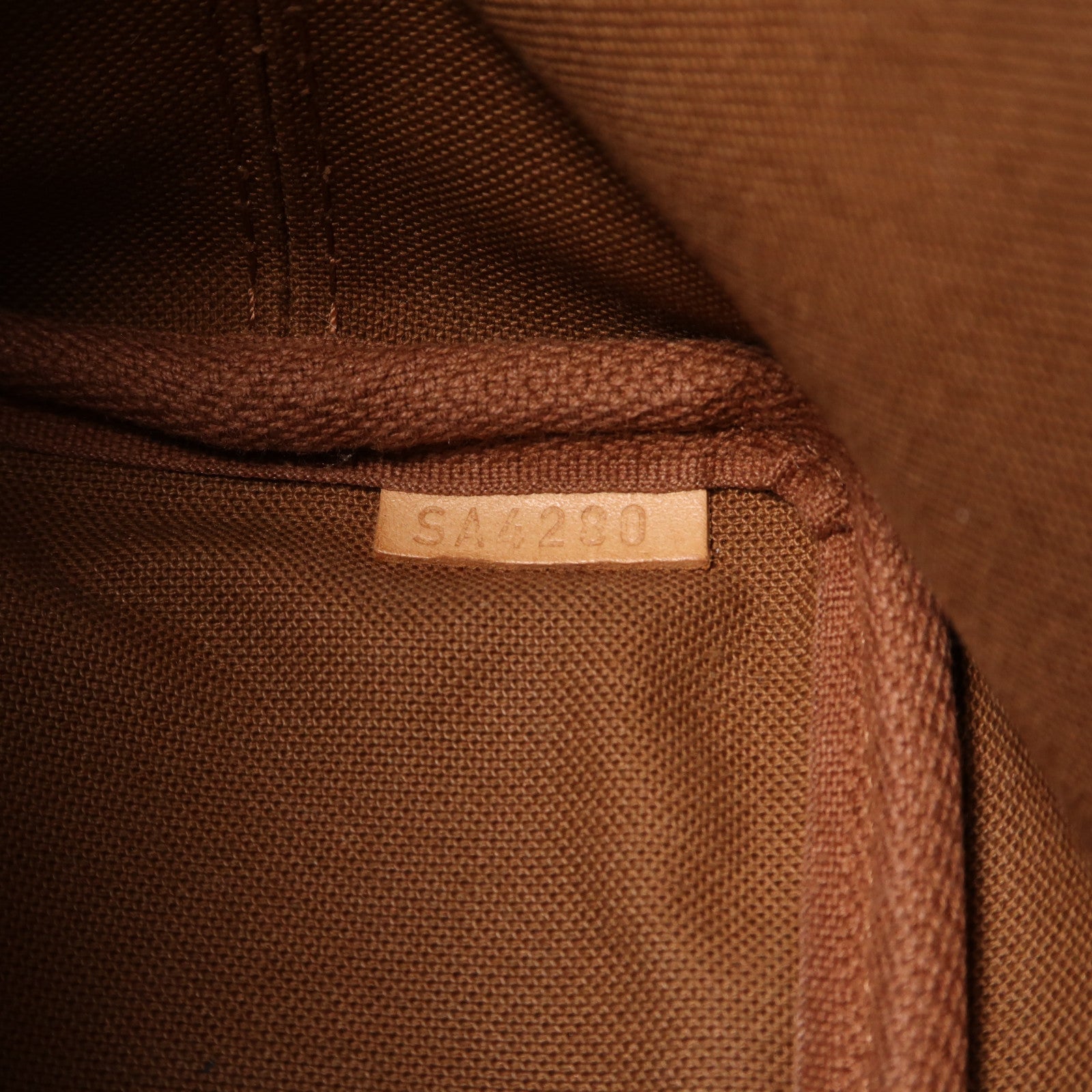 LOUIS VUITTON Monogram Nano Noe Shoulder Bag金扣肩背袋啡色