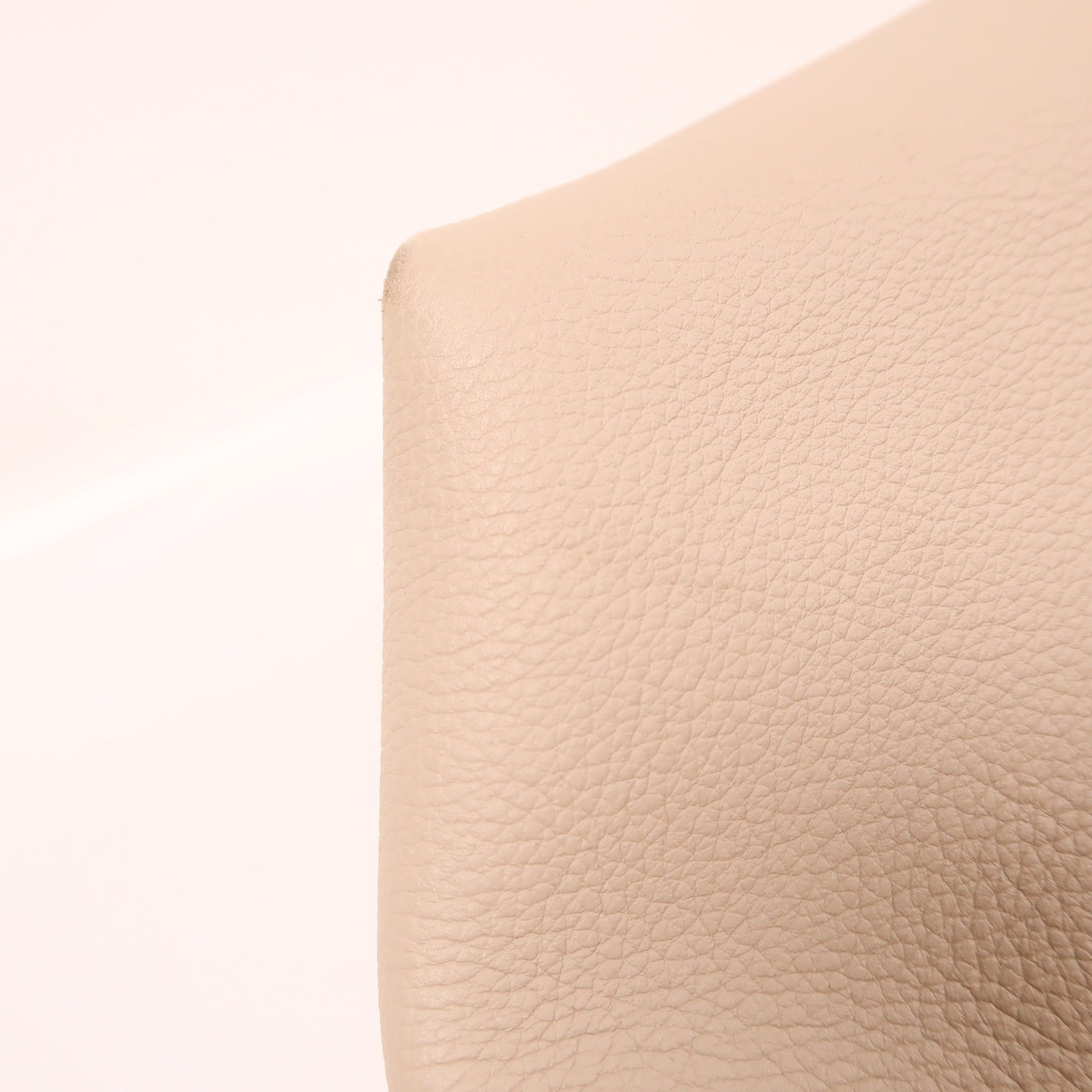 LOUIS VUITTON 牛皮皮革Low Key Hobo MM金扣肩背袋