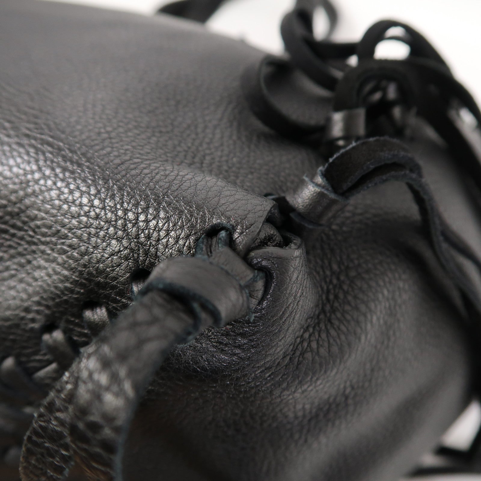 Valentino 【激減優惠】牛皮皮革Tote Bag金扣手挽袋黑色