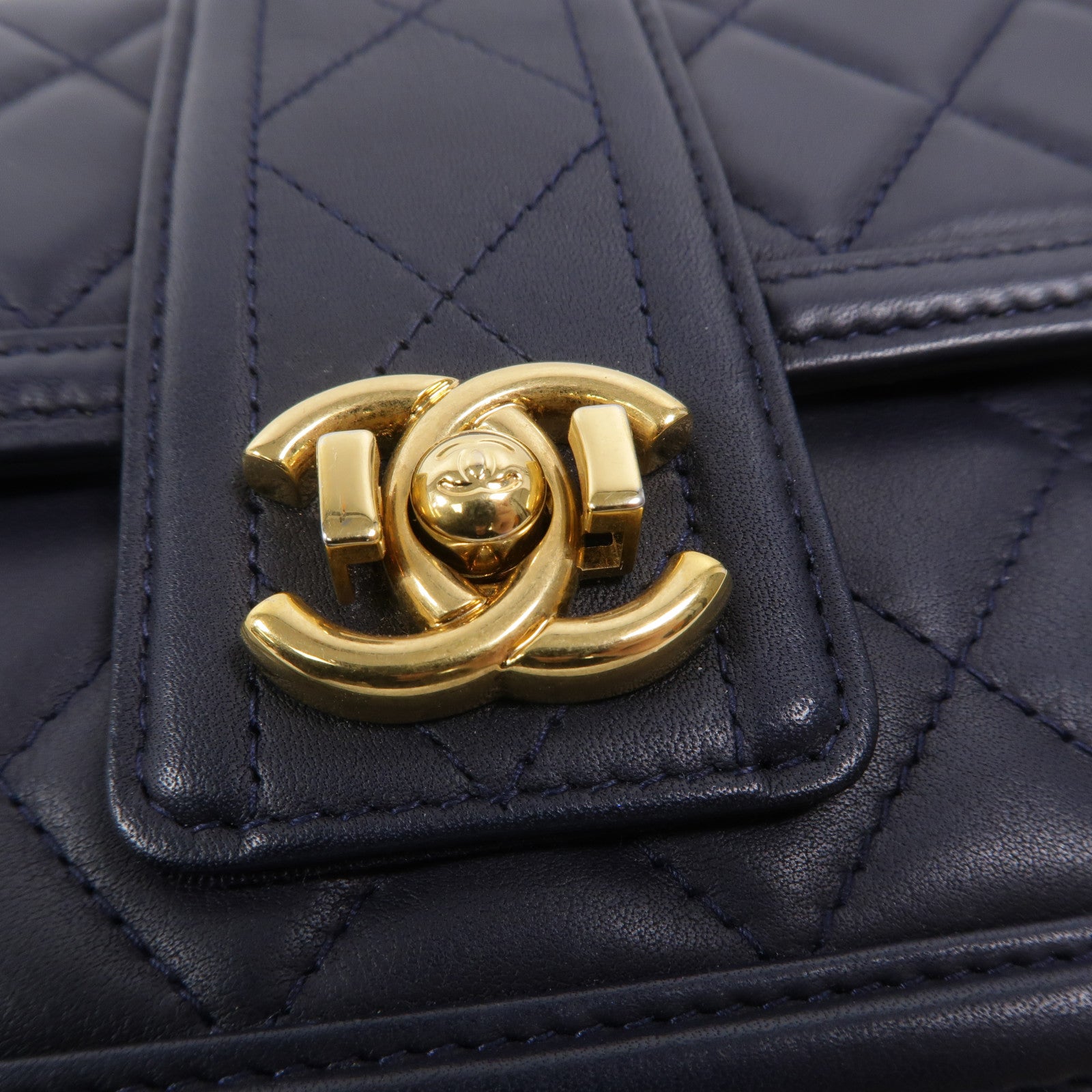CHANEL 羊皮皮革Elegant CC Wallet On Chain鏈帶肩背袋