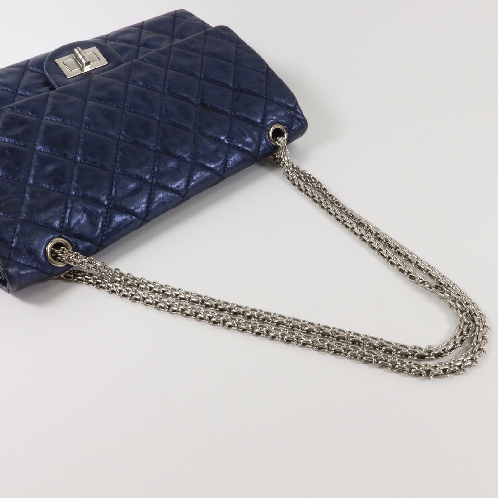 CHANEL 牛皮皮革2.55 Maxi鏈帶肩背袋