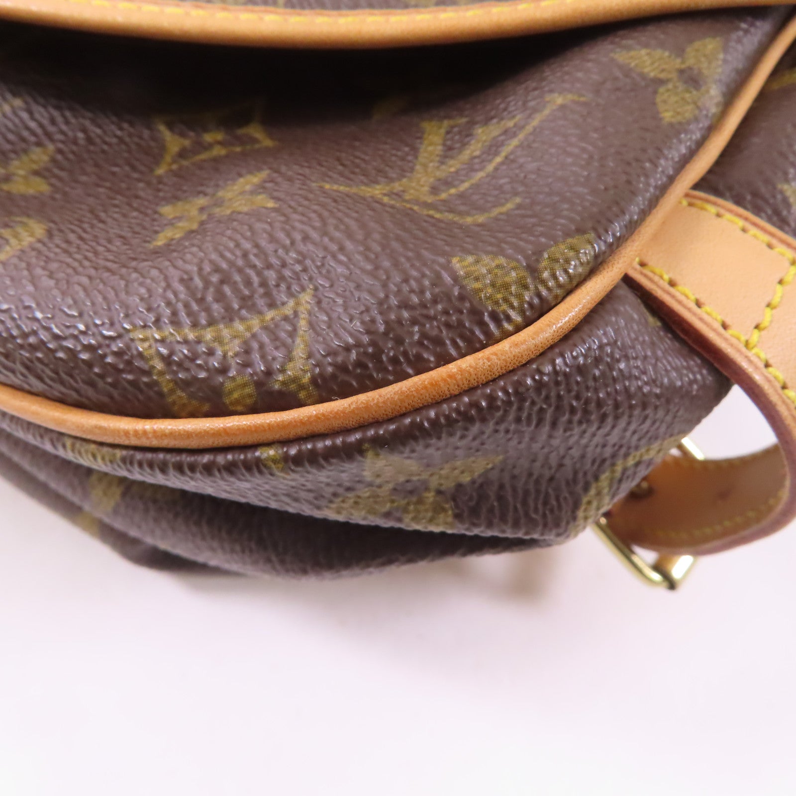 LOUIS VUITTON Monogram Saumur Messenger Bag金扣肩背袋啡色