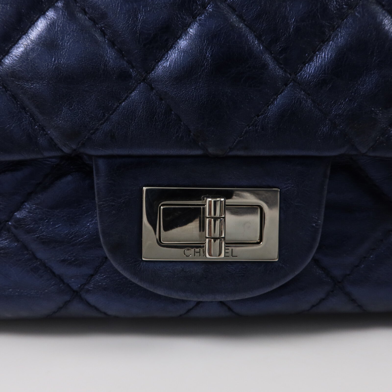 CHANEL 牛皮皮革2.55 Maxi鏈帶肩背袋
