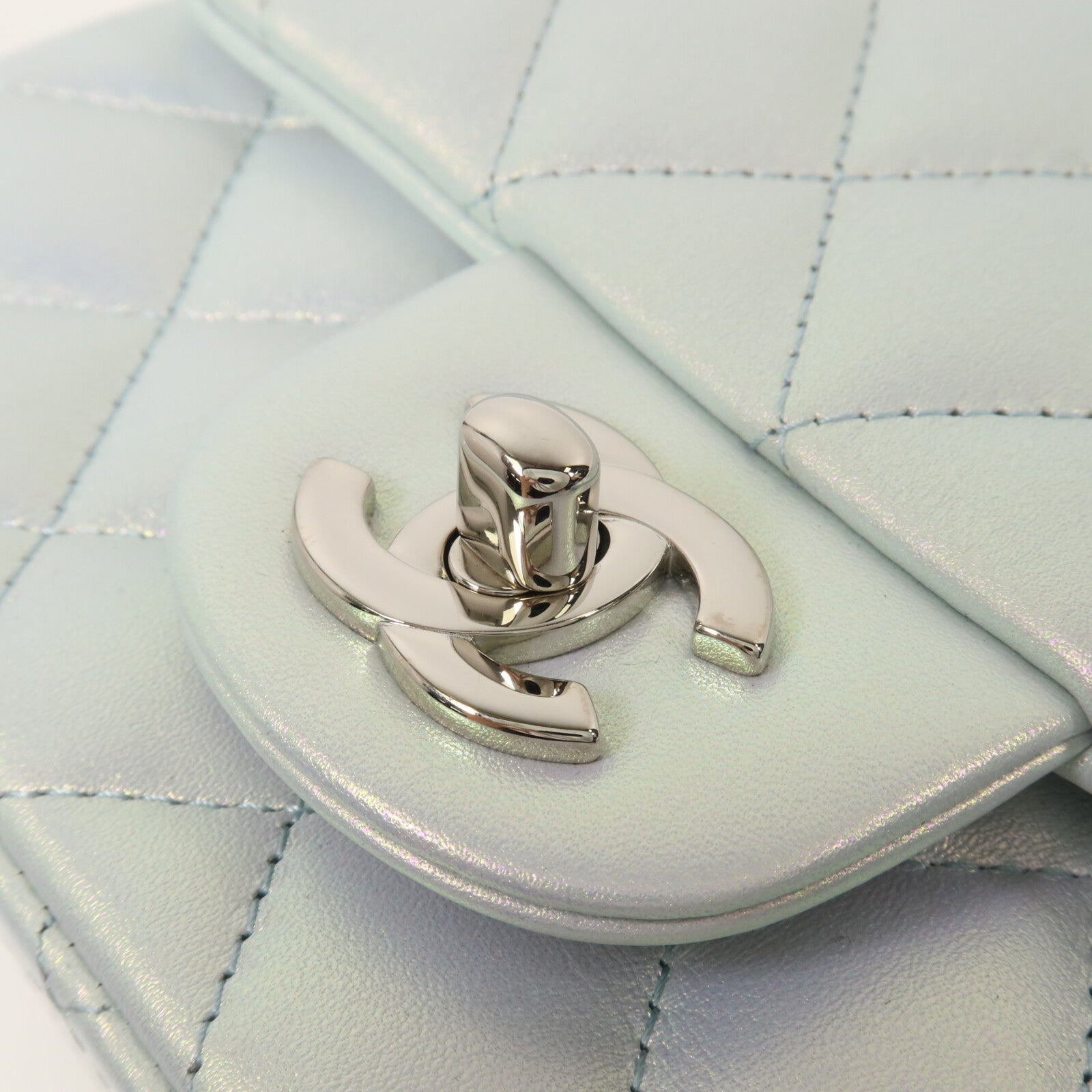 CHANEL 牛皮皮革Mini Classic 17鏈帶肩背袋