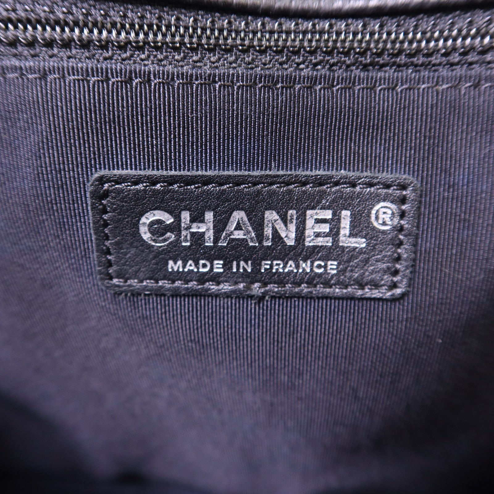 CHANEL 牛皮皮革Boy 30銀扣鏈帶肩背袋