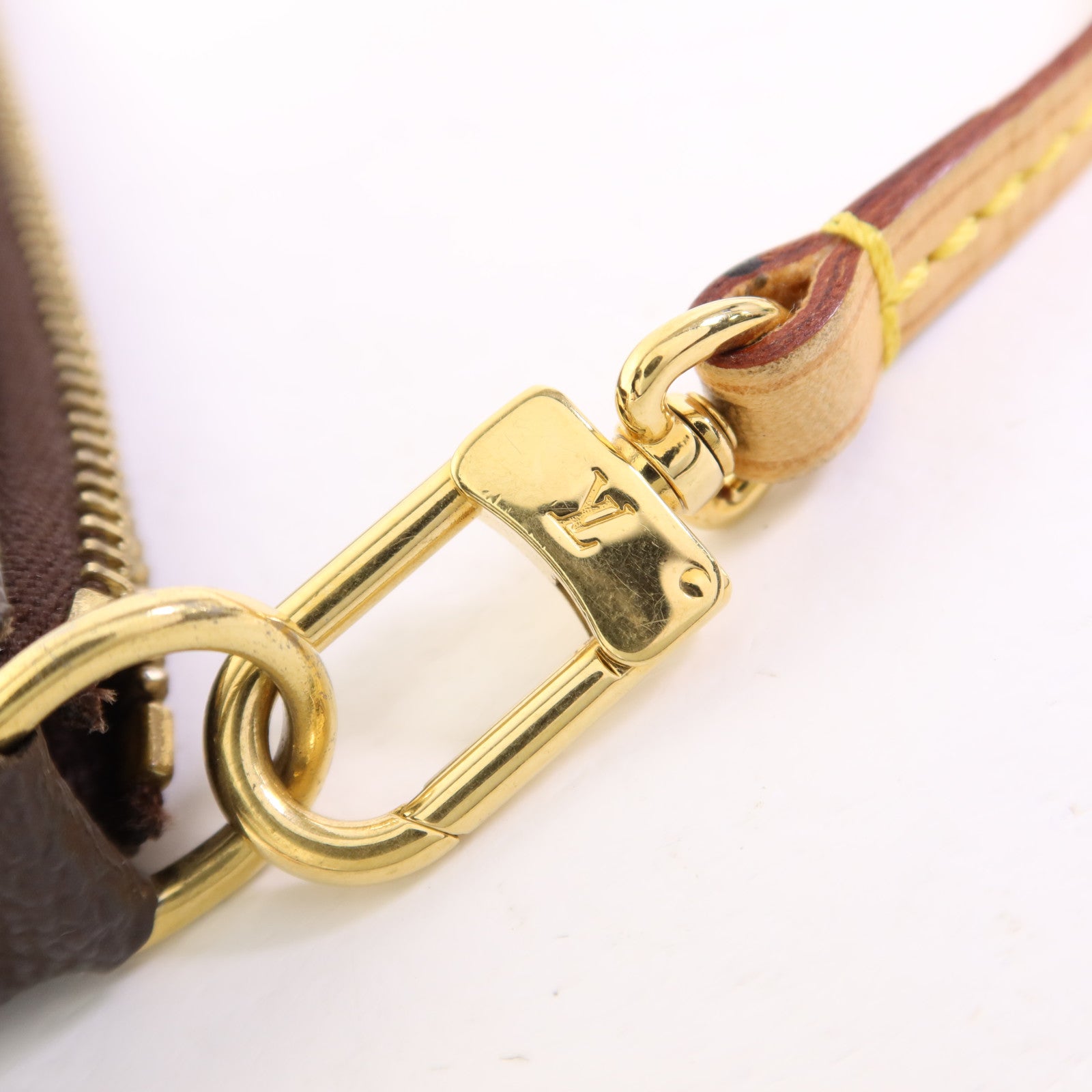 LOUIS VUITTON Monogram Pochette Accessoires金扣手挽袋棕色