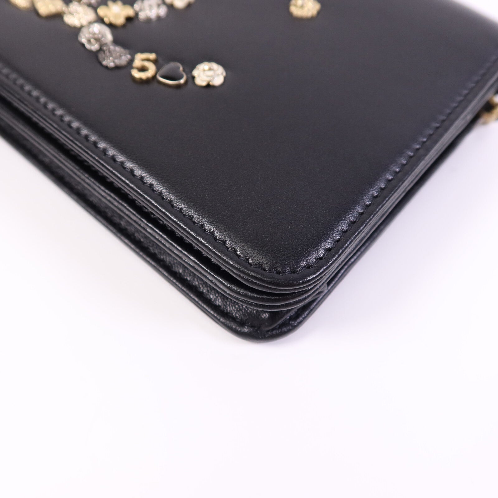 CHANEL 牛皮皮革WOC Wallet On Chain金扣鏈帶肩背袋