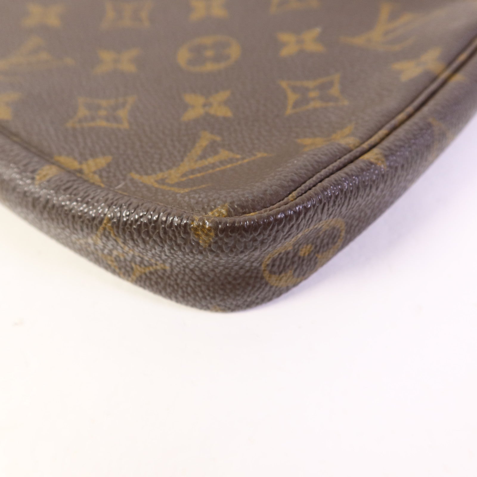 LOUIS VUITTON Monogram Pochette Accessoires金扣手挽袋棕色