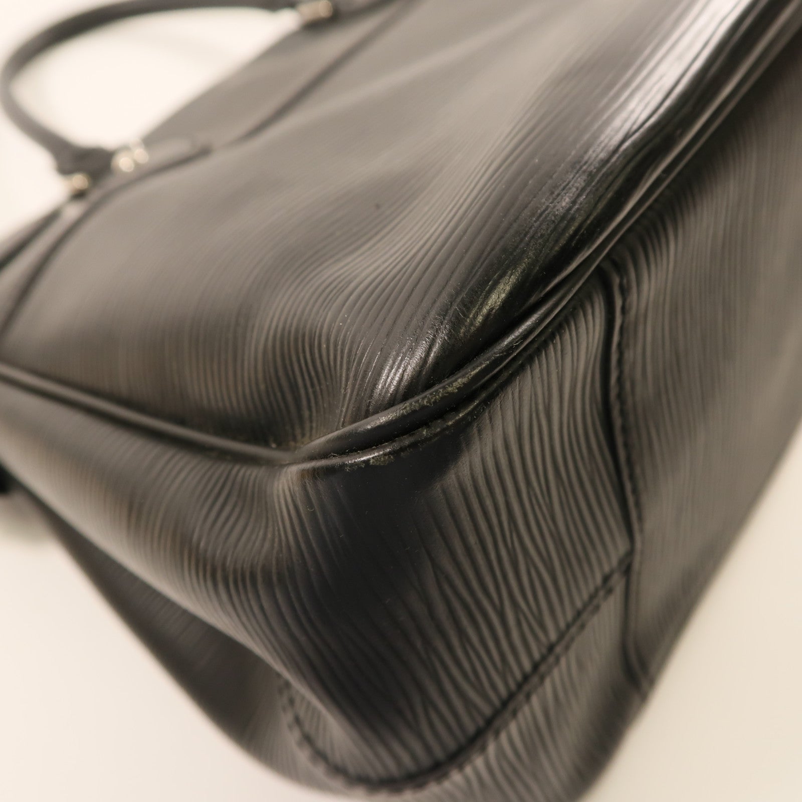 LOUIS VUITTON 【激減優惠】Epi Passy銀扣手挽袋黑色