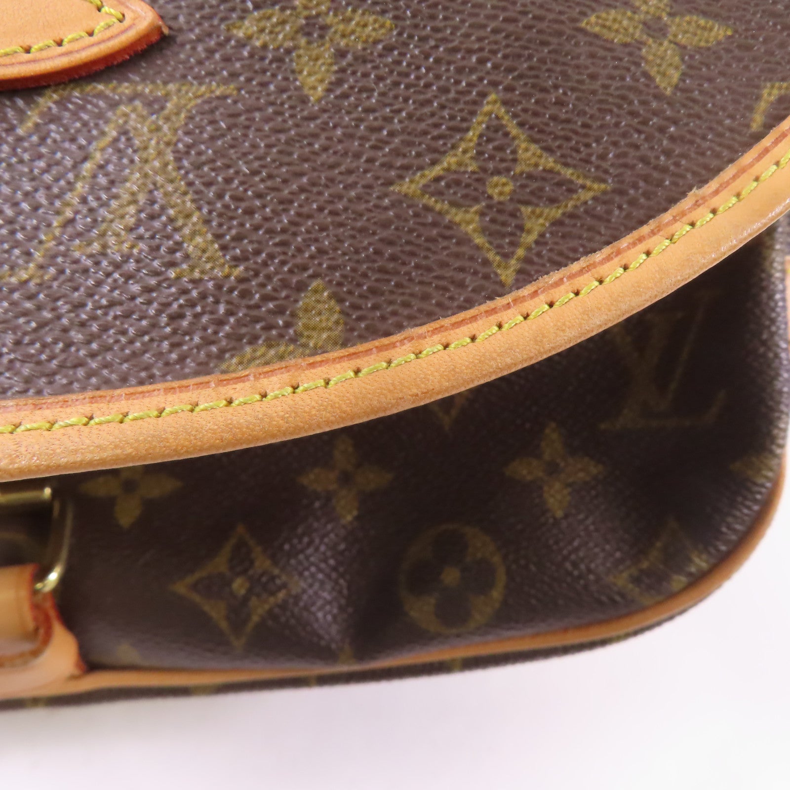 LOUIS VUITTON Monogram Saumur Messenger Bag金扣肩背袋啡色