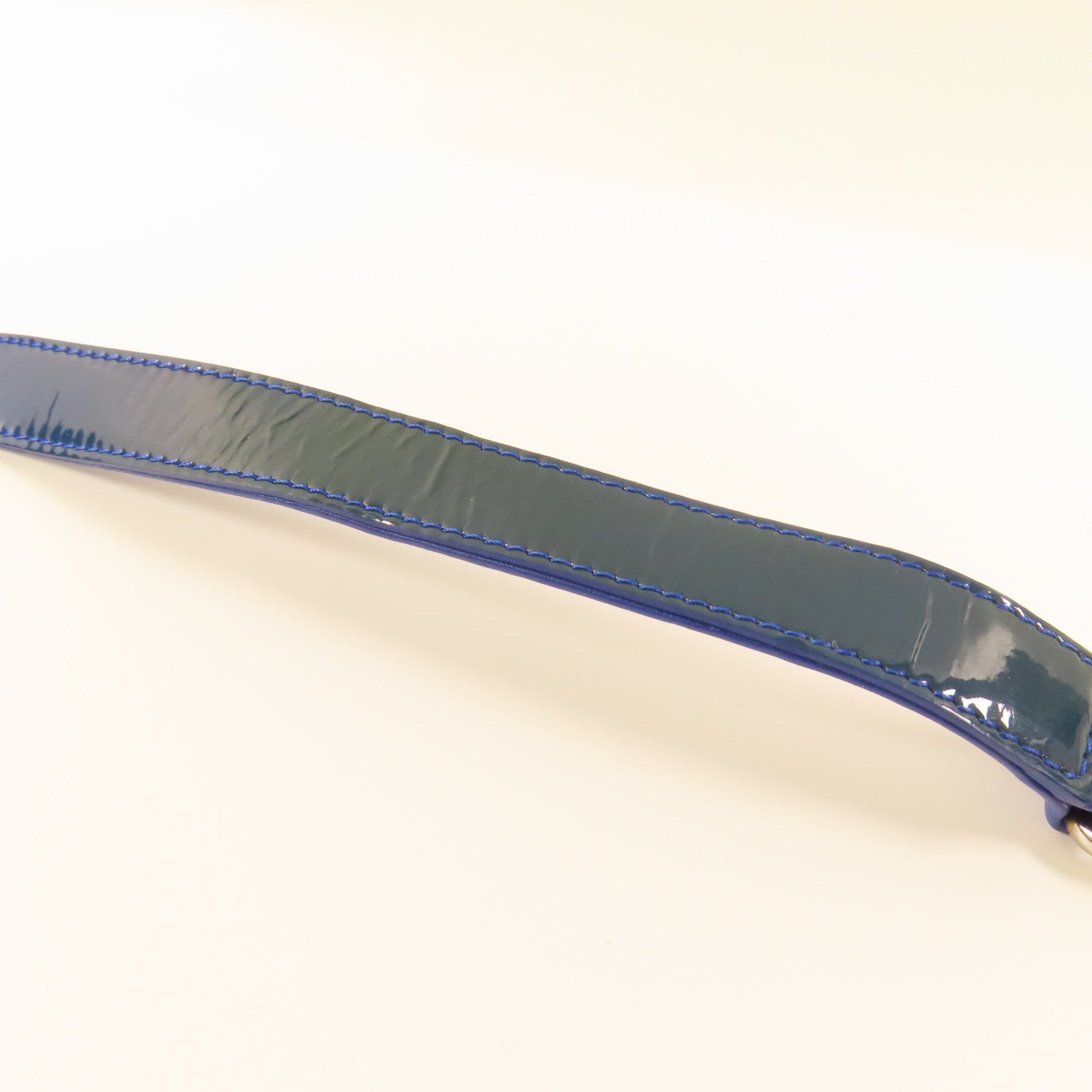 CHANEL 漆皮皮革Boy 28鏈帶肩背袋