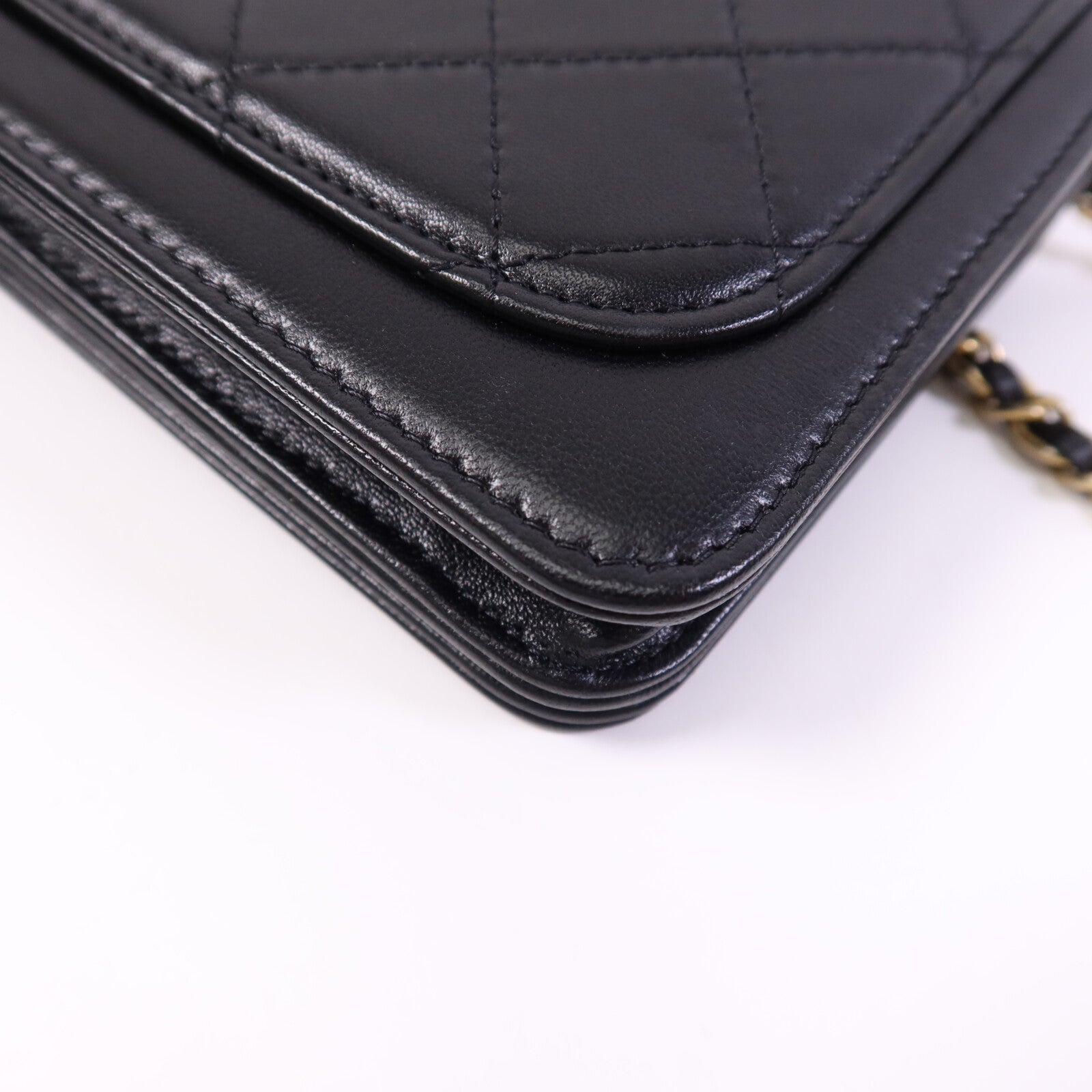 CHANEL 牛皮皮革WOC Wallet On Chain金扣鏈帶肩背袋