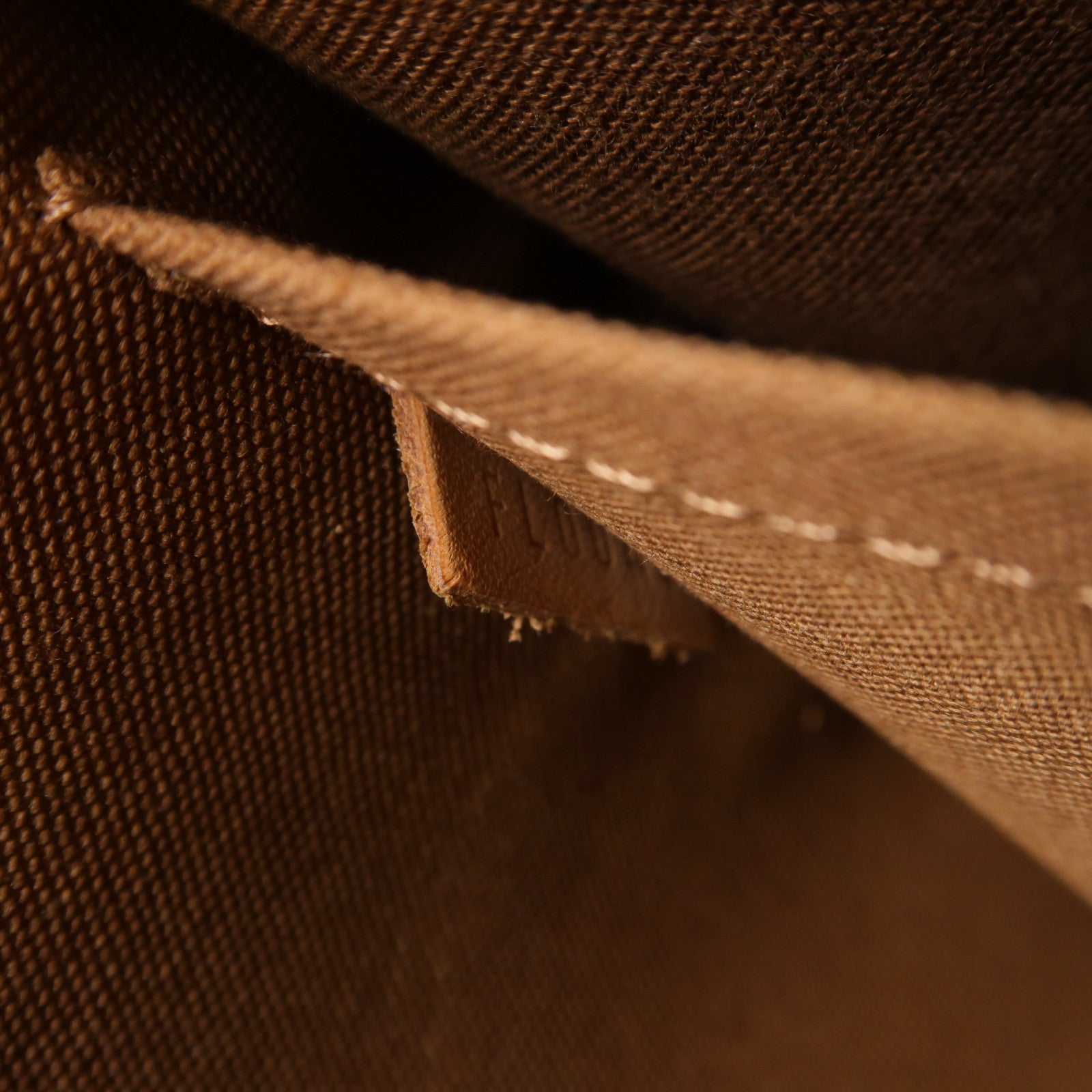 LOUIS VUITTON Monogram Popincourt Haut金扣肩背袋啡色