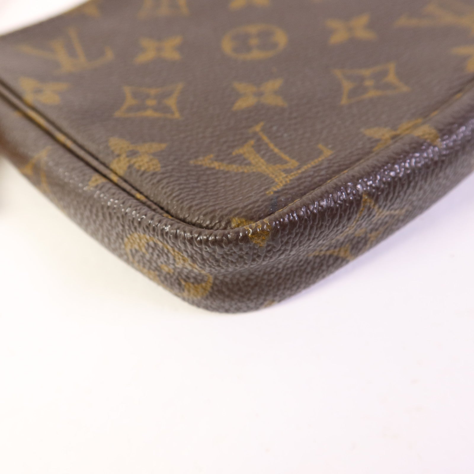LOUIS VUITTON Monogram Pochette Accessoires金扣手挽袋棕色