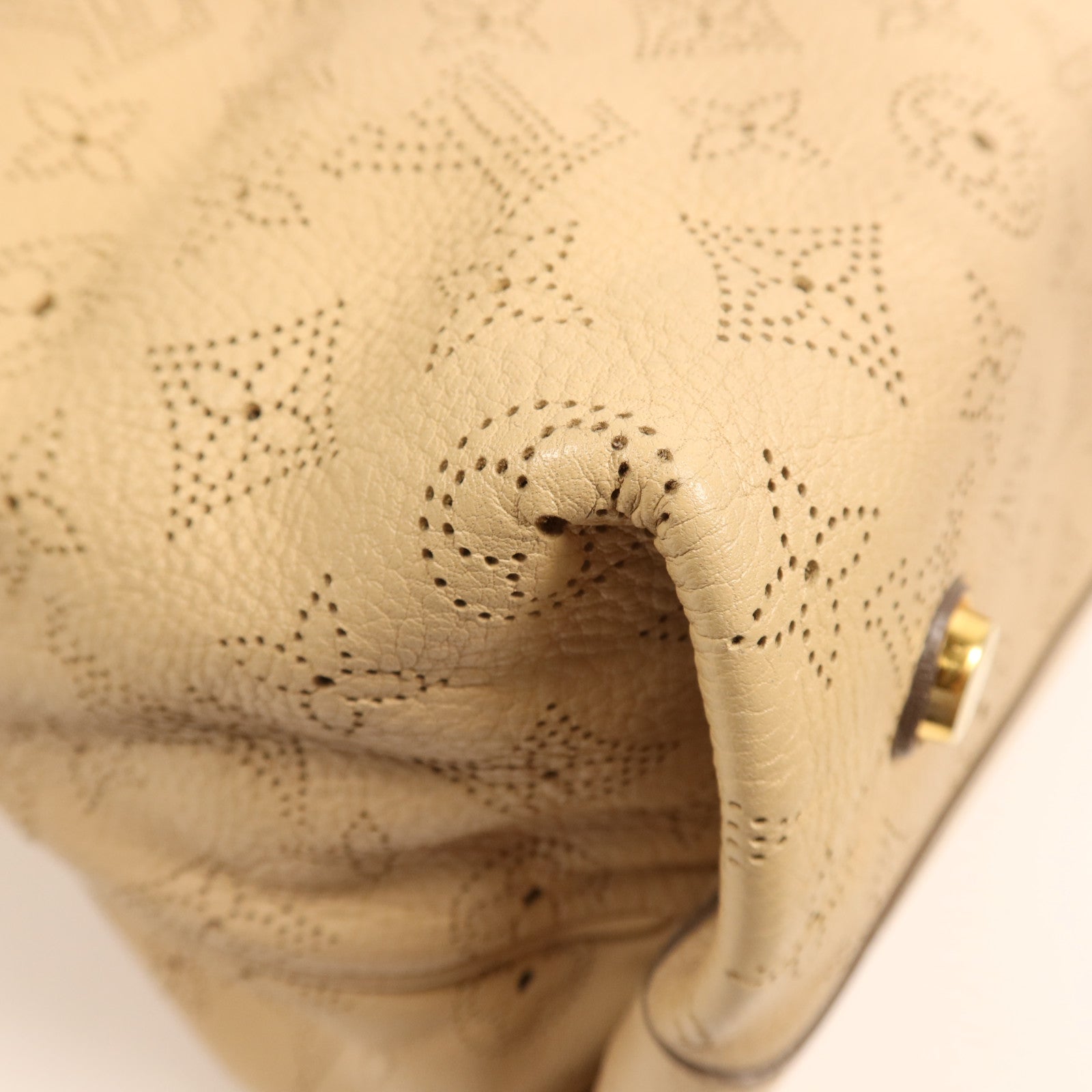 LOUIS VUITTON Mahina Seal PM金扣手挽袋