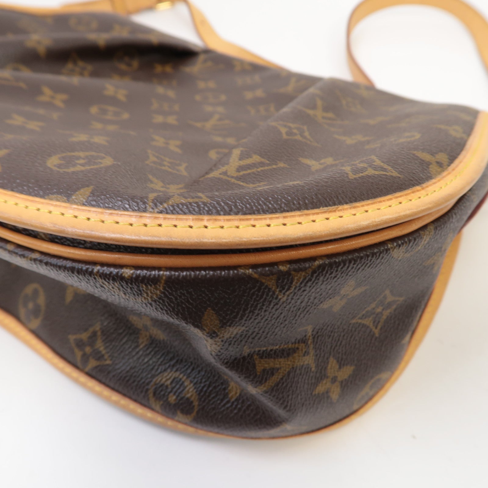 LOUIS VUITTON Monogram Menilmontant MM金扣肩背袋啡色